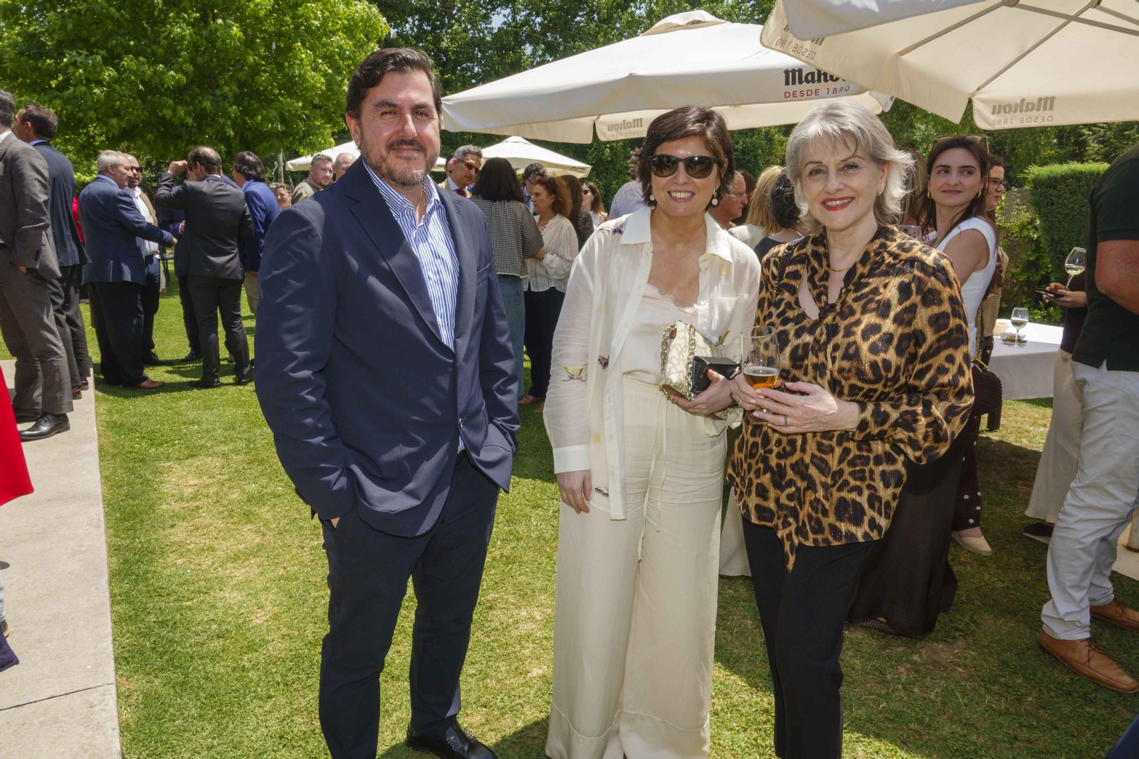 Galería | Emotiva despedida en Vigo al exjuez decano Germán Serrano