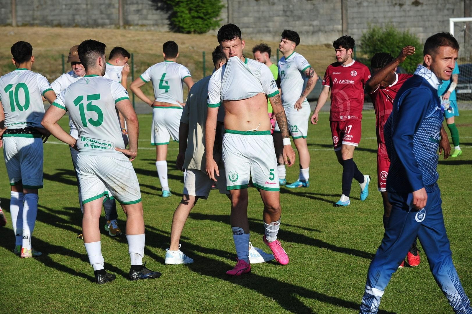 El Nogueira se lamenta tras no conseguir el ascenso.