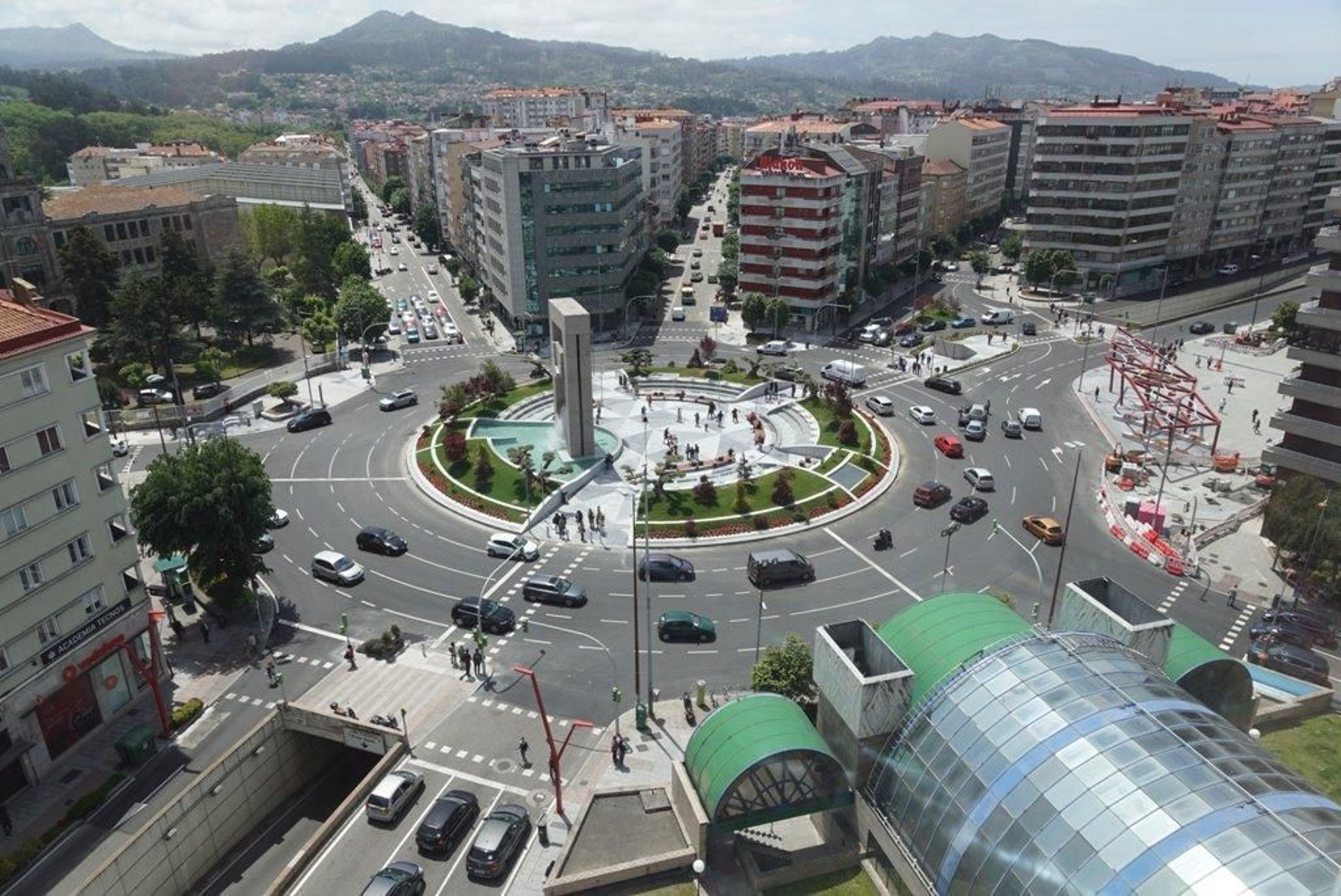 Vista aérea  de Plaza América // Vicente