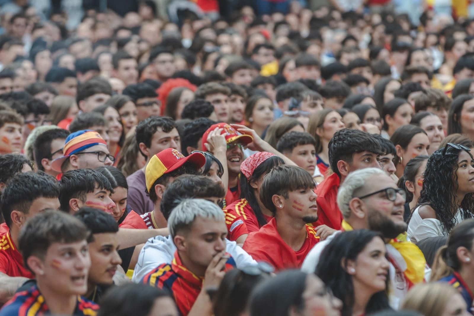 Galería | La ilusión por España tiñe de rojo la provincia de Ourense en la semifinal, en fotos