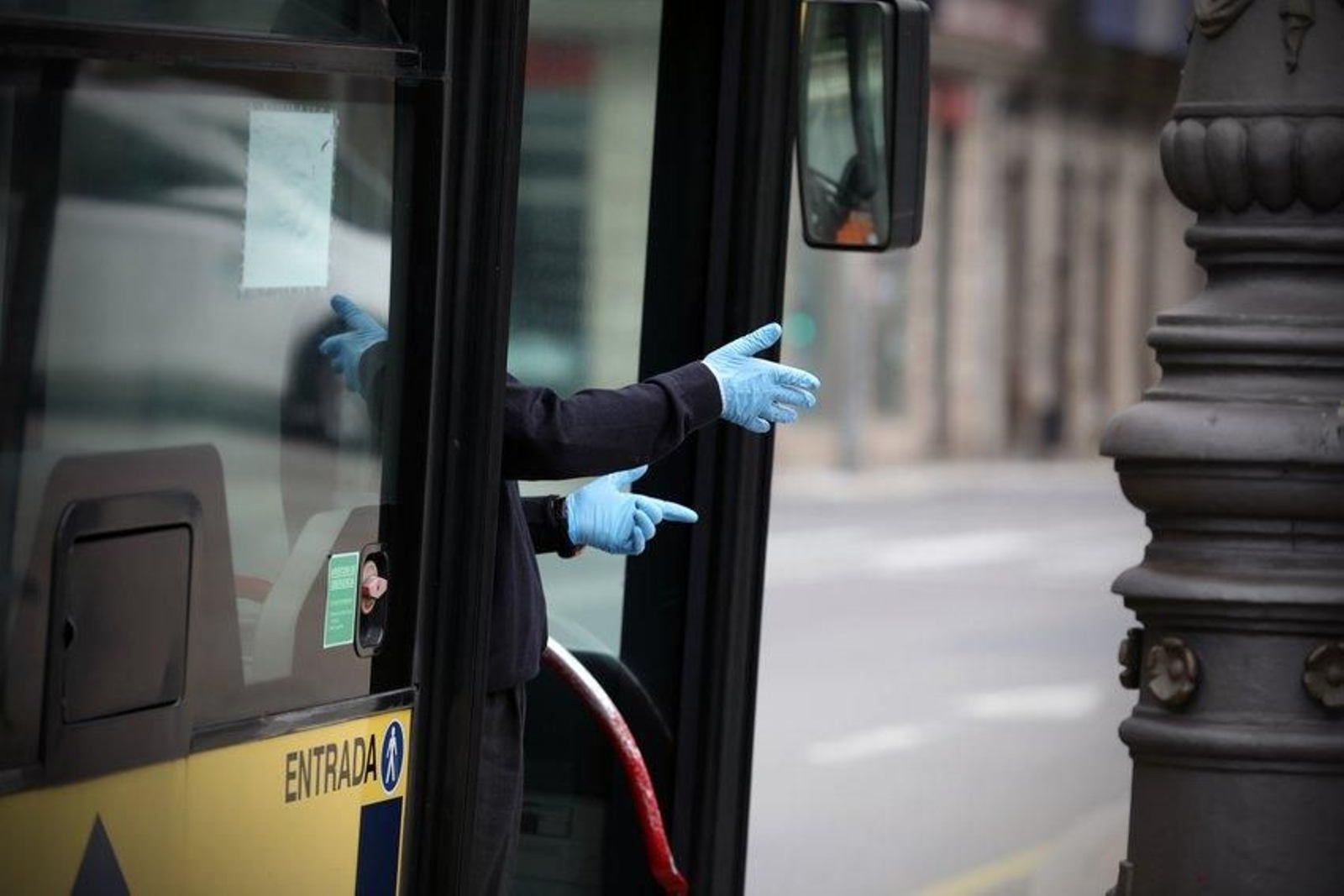 26 de abril.- Historias del Coronavirus. Un poco de normalidad, los niños salen. Foto: José Paz