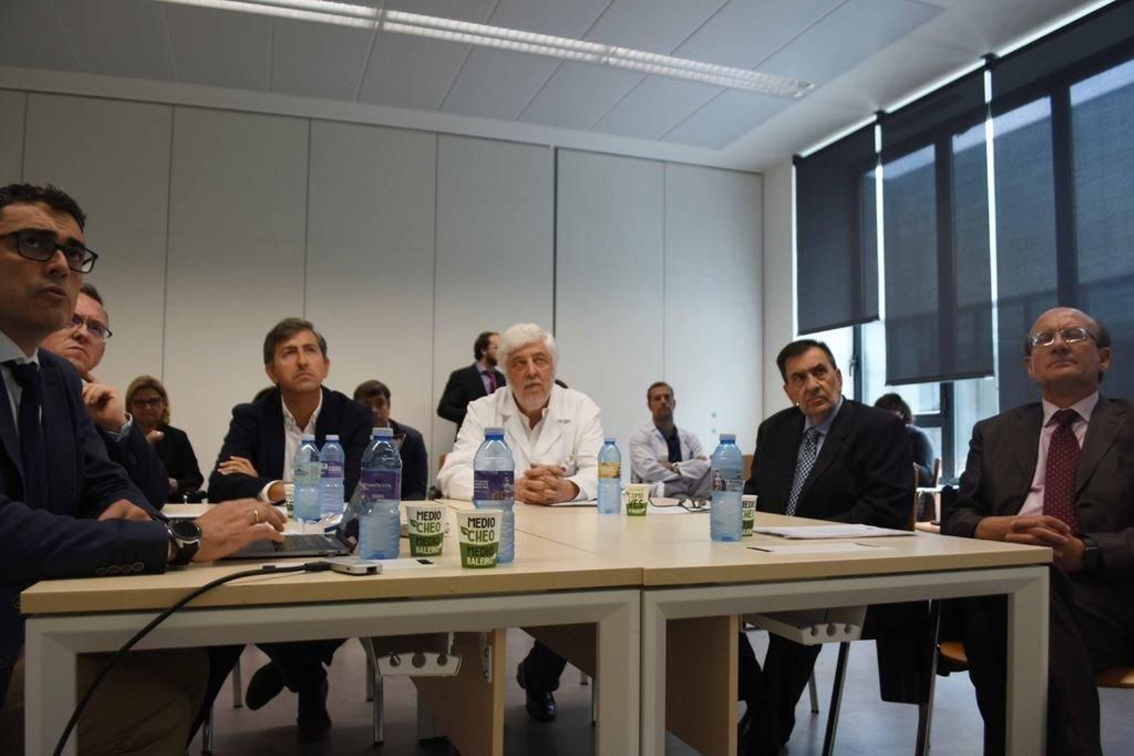 El Hospital Álvaro Cunqueiro acogió una mesa redonda para abordar los riesgos que puede suponer esta patología.