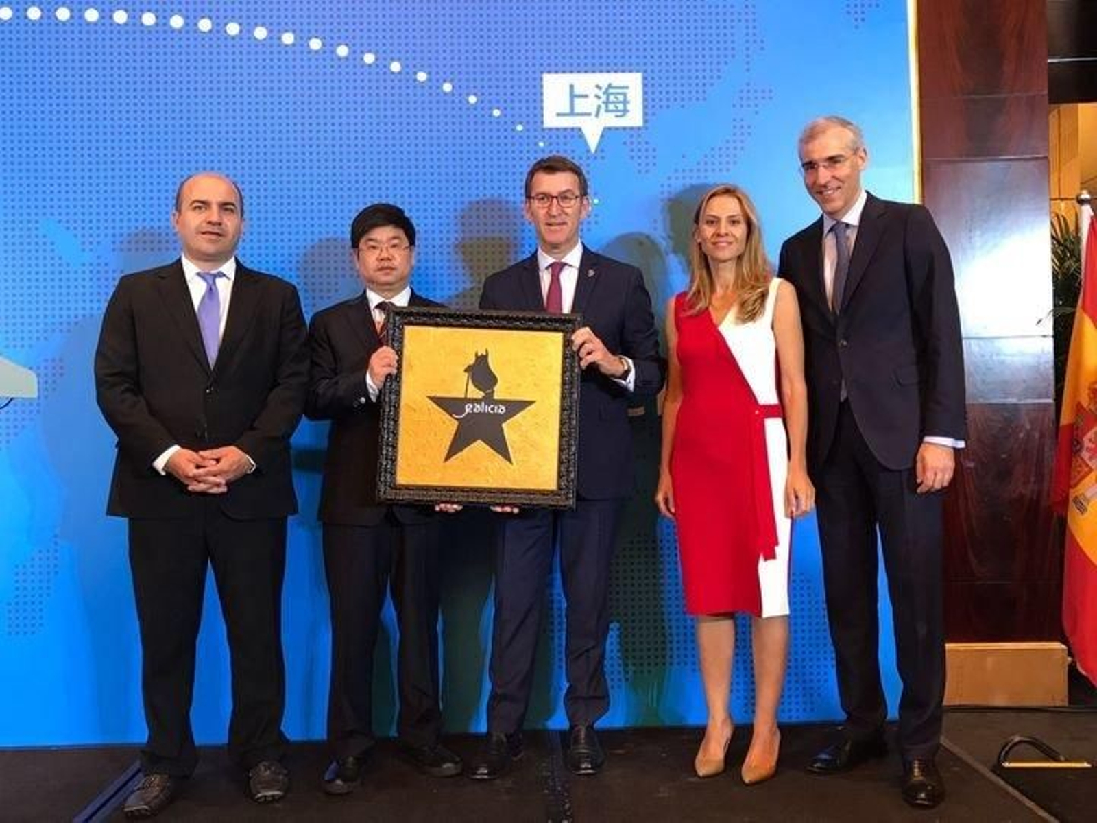 Manuel Gómez-Franqueira, Shen Weihua, Alberto Núñez Feijóo, María Gómez-Franqueira y Francisco Conde.