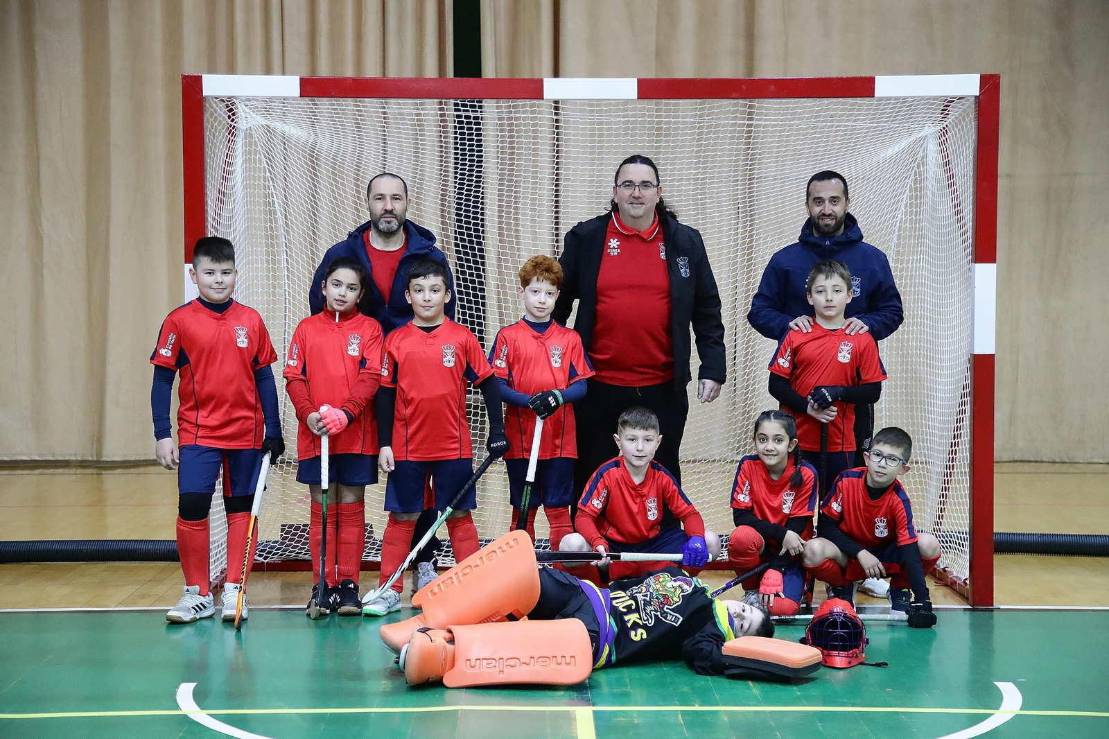 Galería | La cantera del hockey sala ourensano disfruta de una jornada de competición con +Deporte La Región