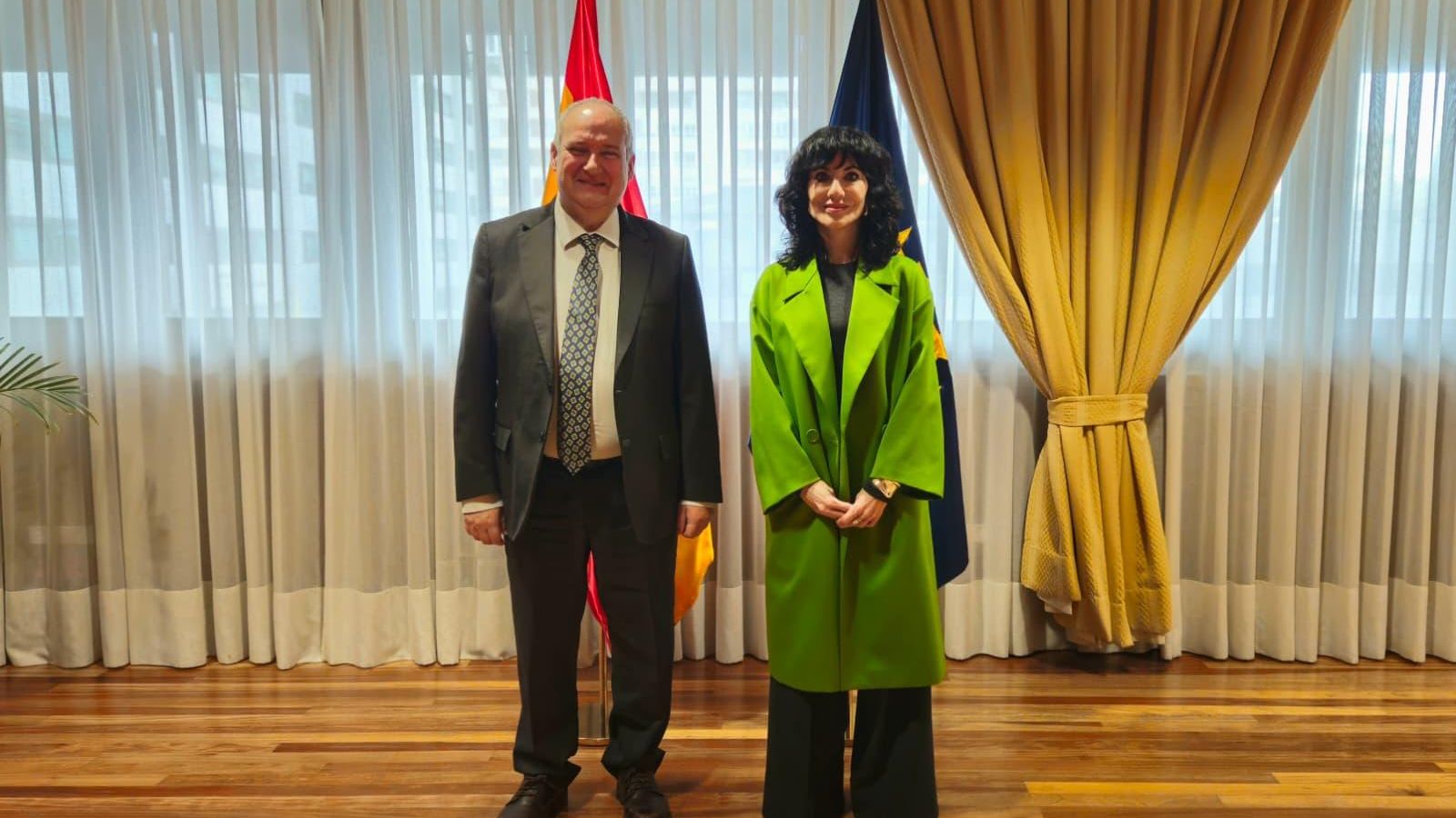 El ministro de Industria, Hereu, y la CEO de Pymar, Almudena López.