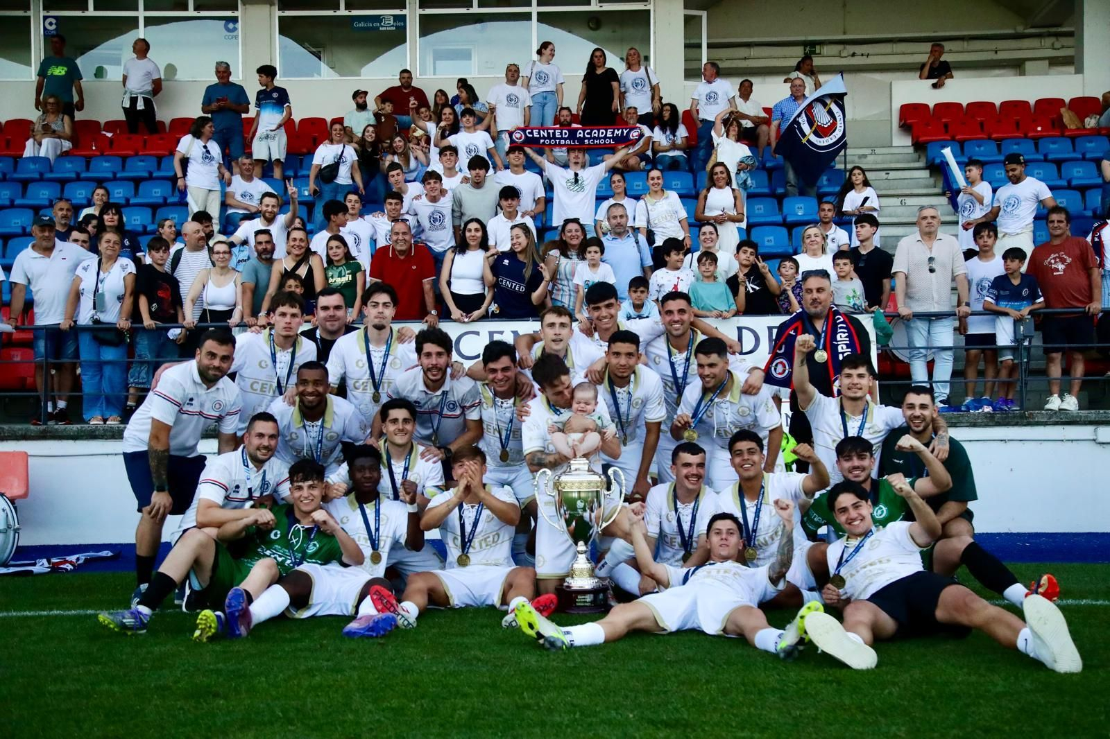 Galería | El Cented Academy conquista la Copa Diputación ante el calor de O Couto