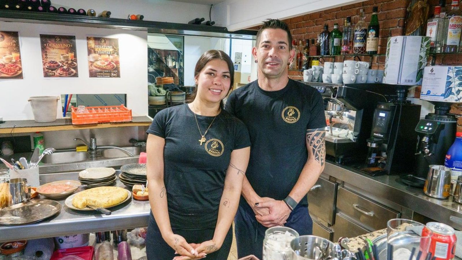 Responsable y empleada del Il Gourmet Pasiva que comenzó en calle Coruña en marzo
