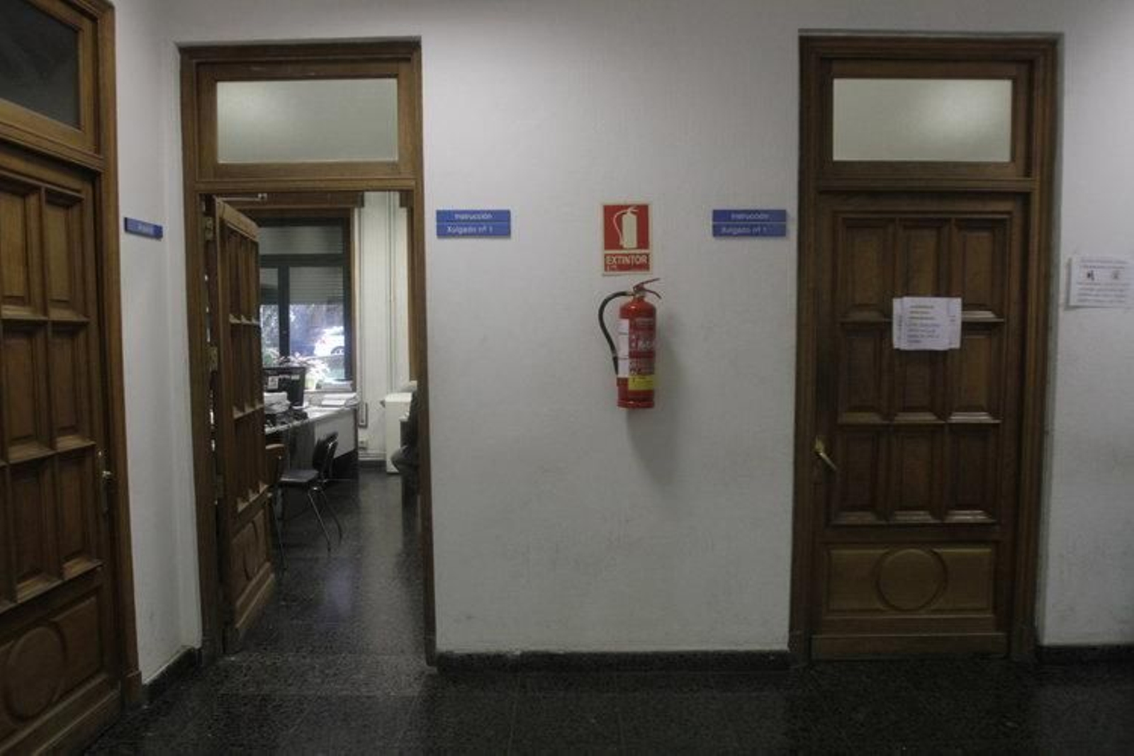 Las custodias son decididas por los jueces. En la foto, el Pazo de Xustiza de Ourense (JOSÉ PAZ)