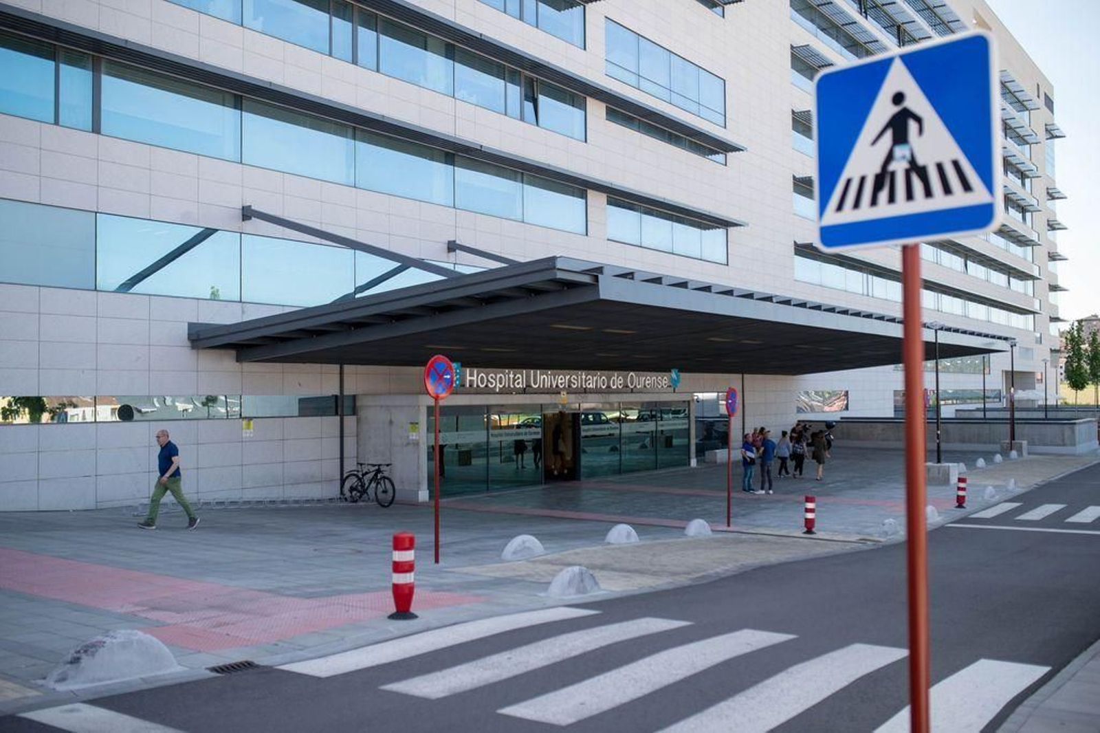 La docente ingresó en el Complexo hospitalario de Ourense y ayer fue enviada a casa.