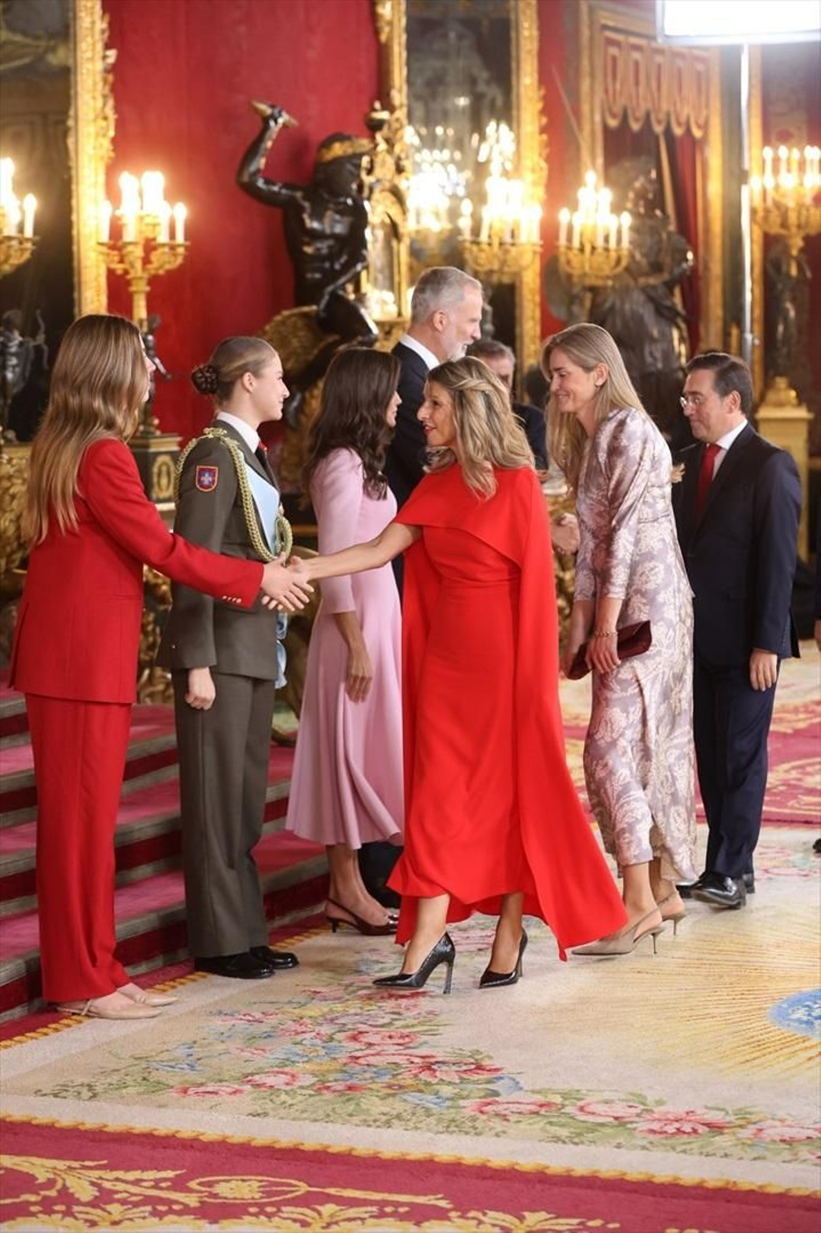 Galería | Los reyes, la princesa Leonor y la infanta Sofía presiden la recepción del 12 de octubre