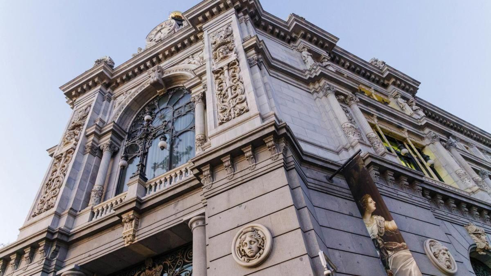 Fachada principal de la sede del Banco de España en Madrid.