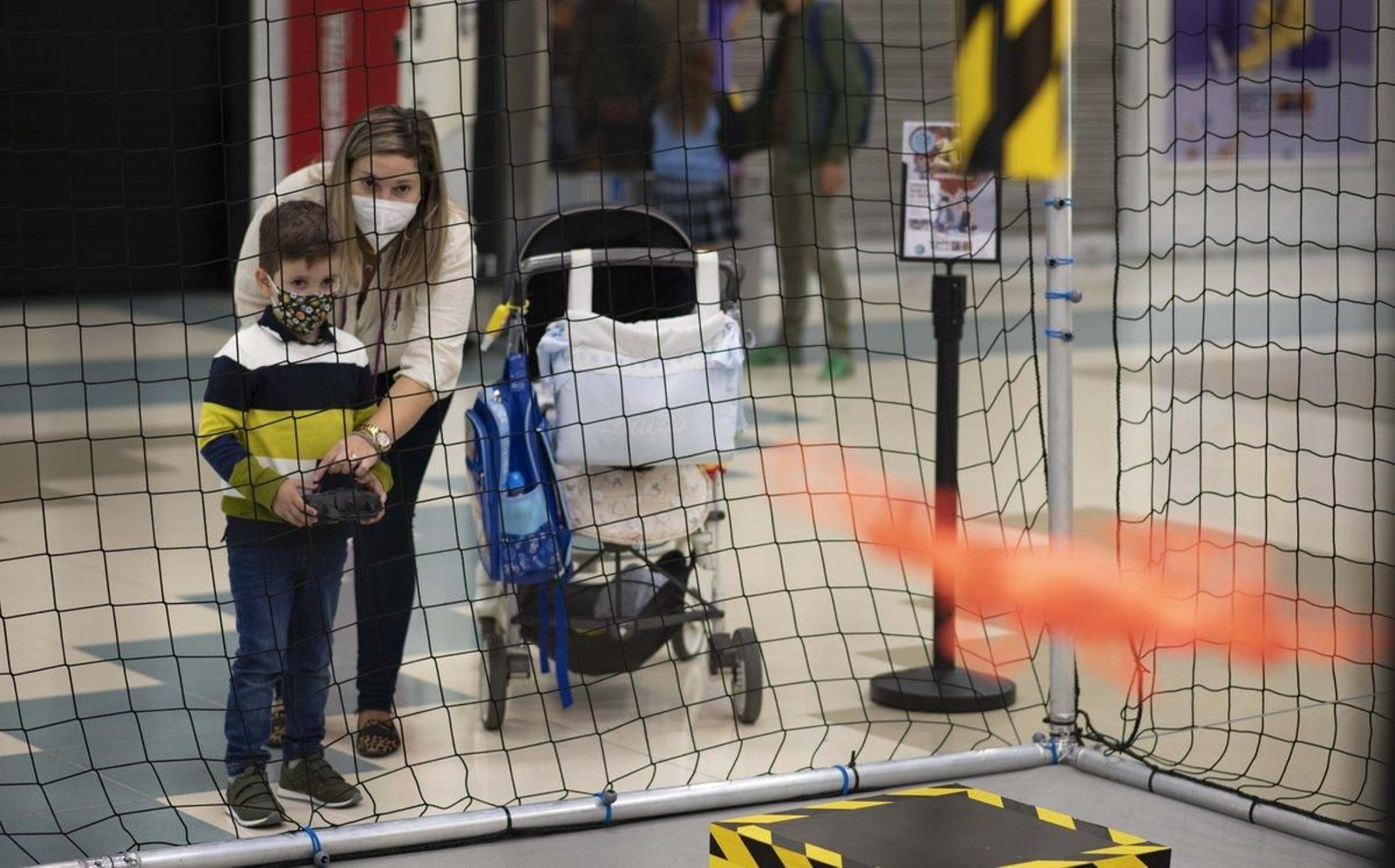 Os cativos gozaron do obradoiro de manexo de drons.