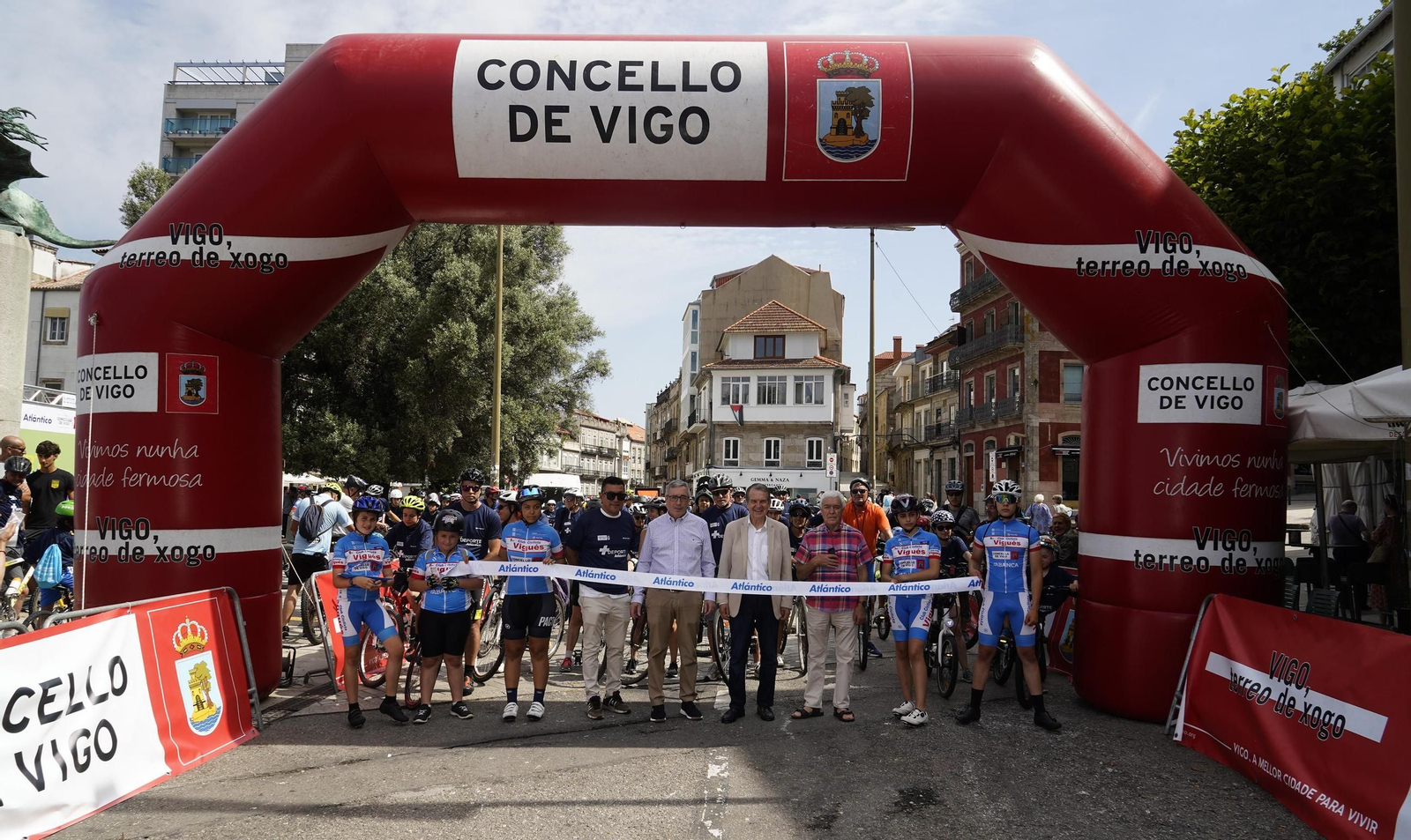 Galería | El ciclismo toma Vigo con la primera edición del Día de la Bici de Atlántico