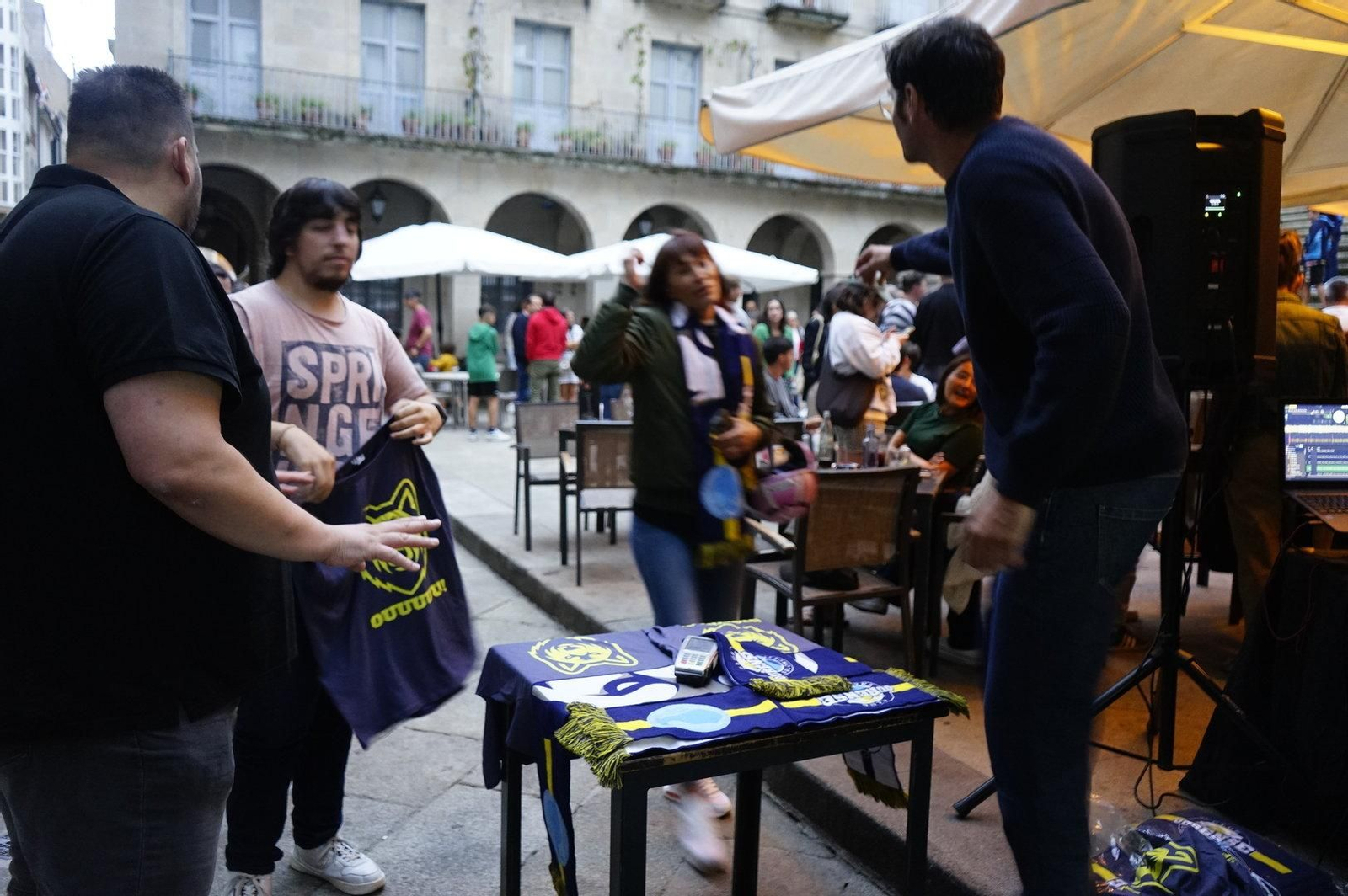 El Tragaluz, más cobista que nunca.
