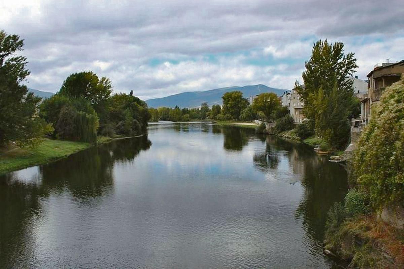 El río Sil a su paso por O Barco de Valdeorras.