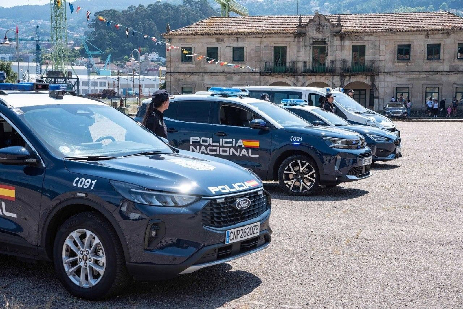 Galería | Exhibición de la Policía Nacional en la ETEA