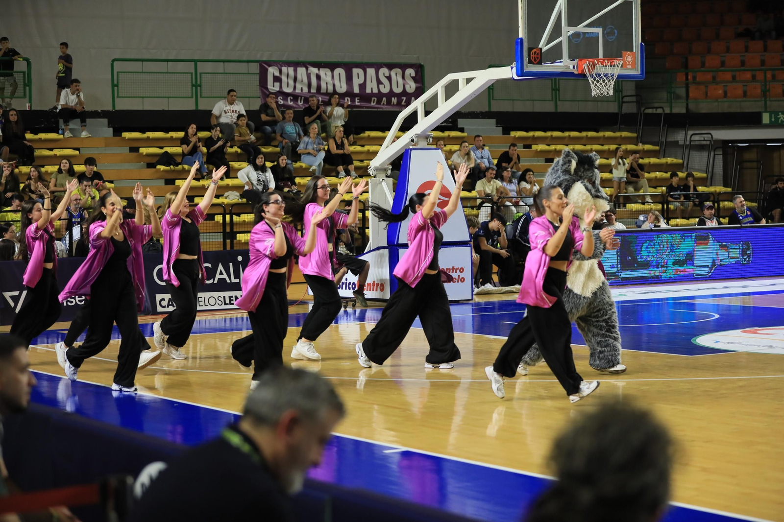 Galería | Noche triste en el Pazo con la derrota del COB ante el Alicante (79-83)