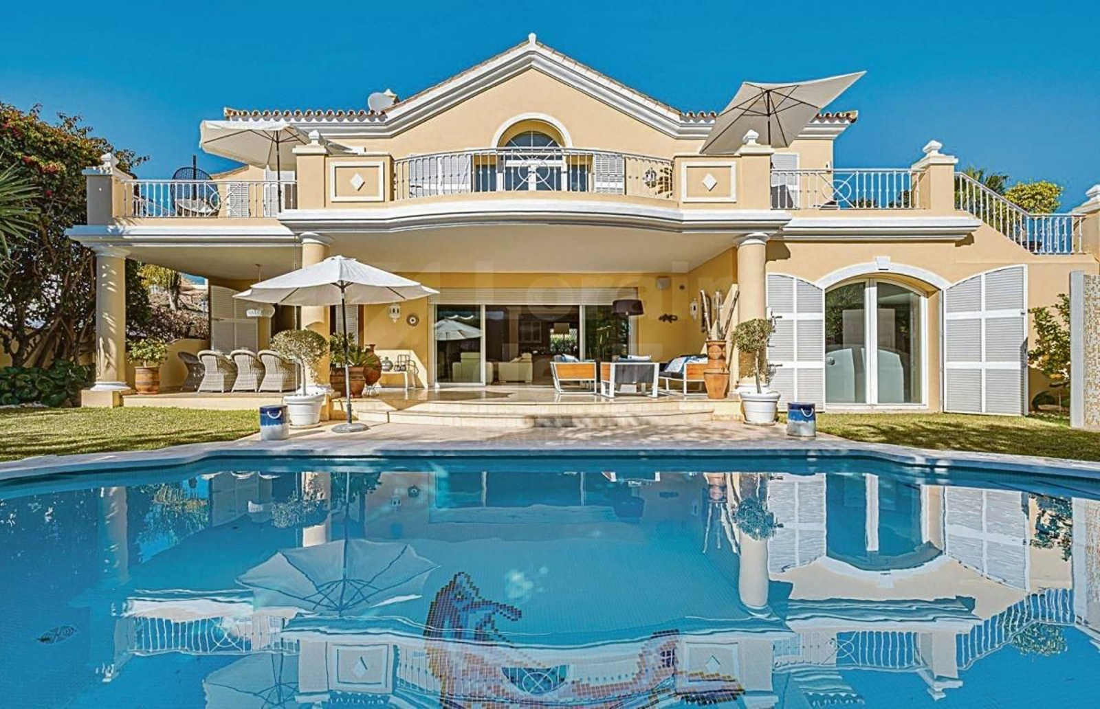 Una villa en venta en la denominada milla de oro de Marbella.