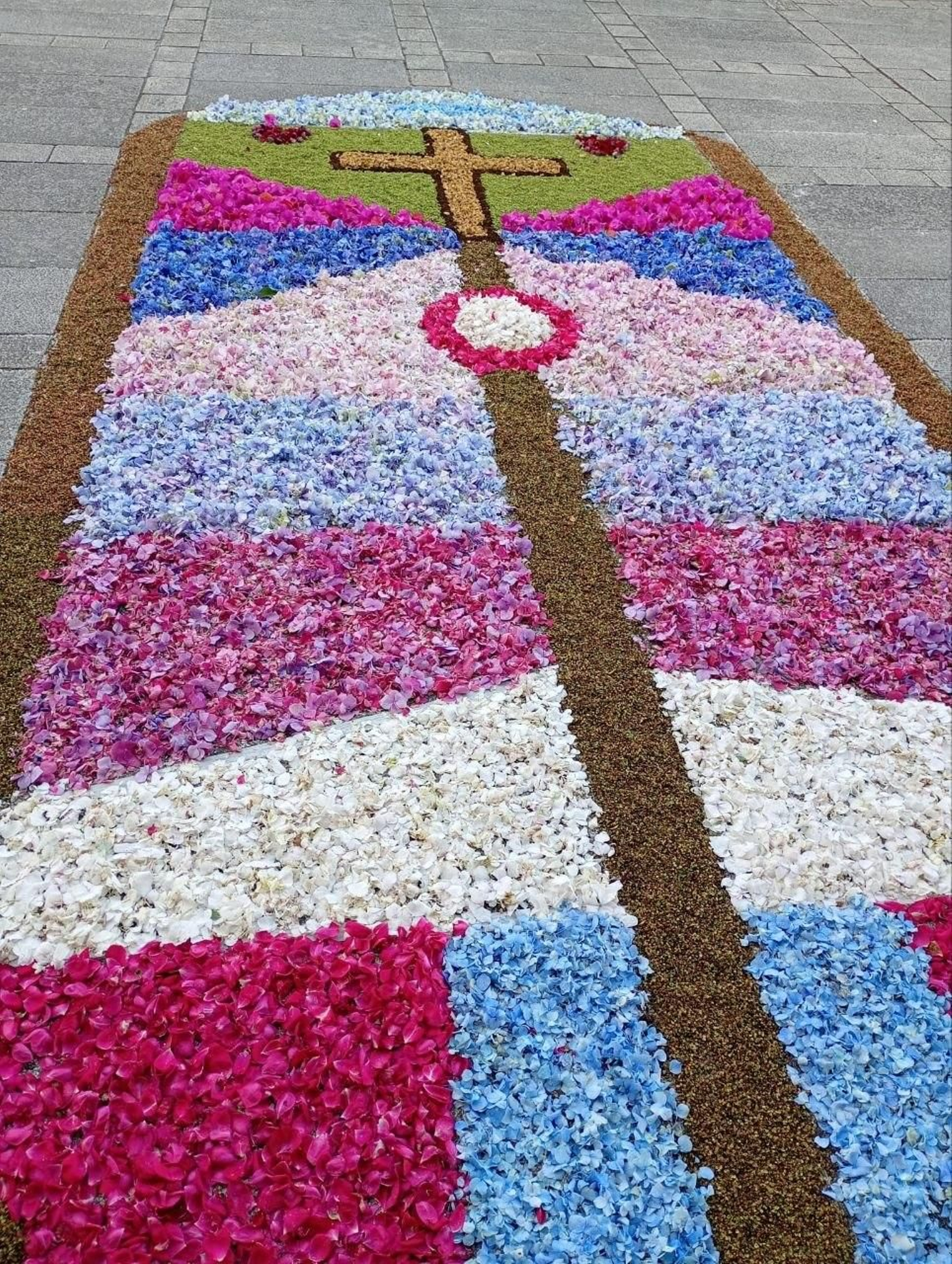 Alfombras florales y procesión del Corpus en Bouzas.