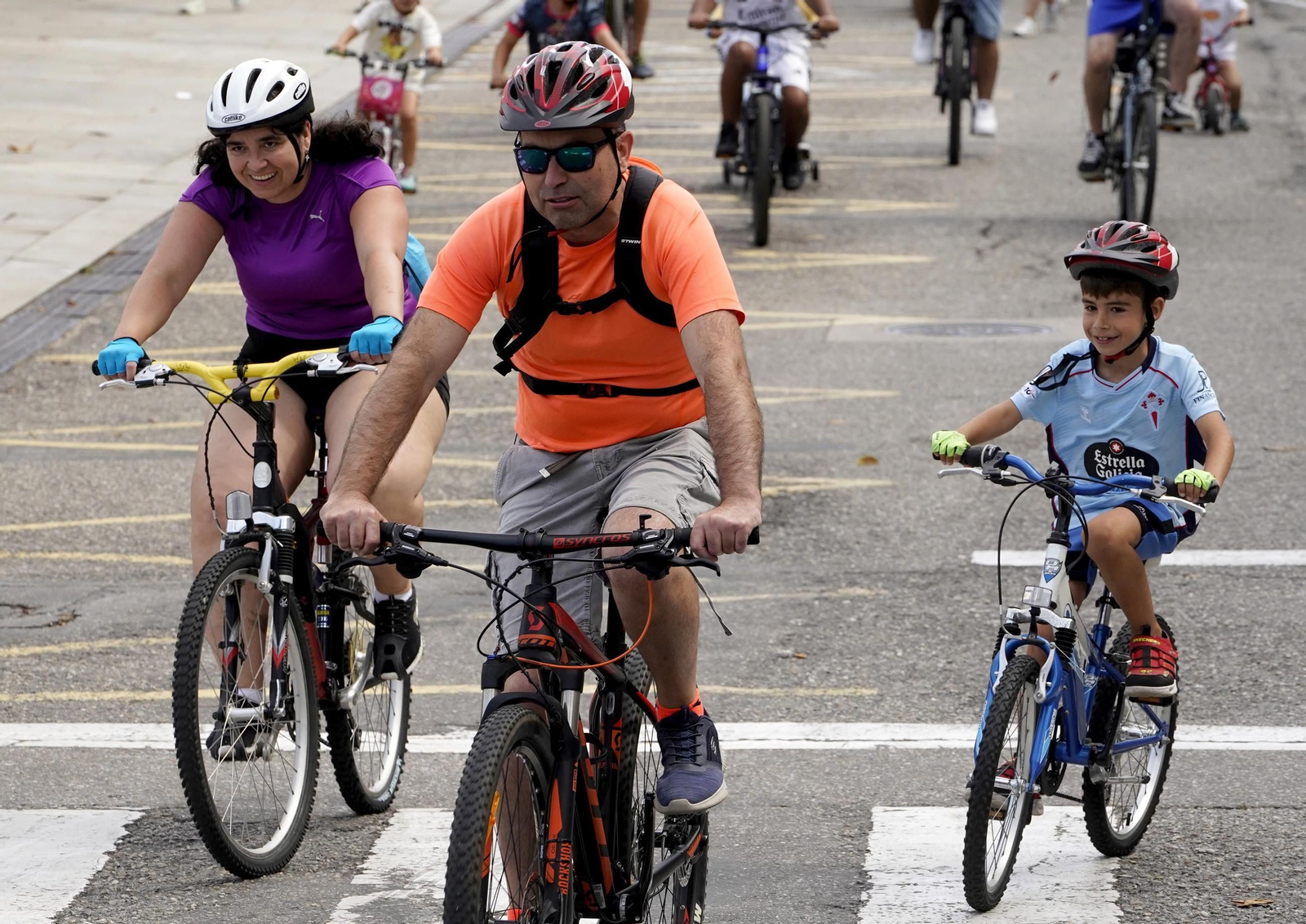 Galería | El ciclismo toma Vigo con la primera edición del Día de la Bici de Atlántico