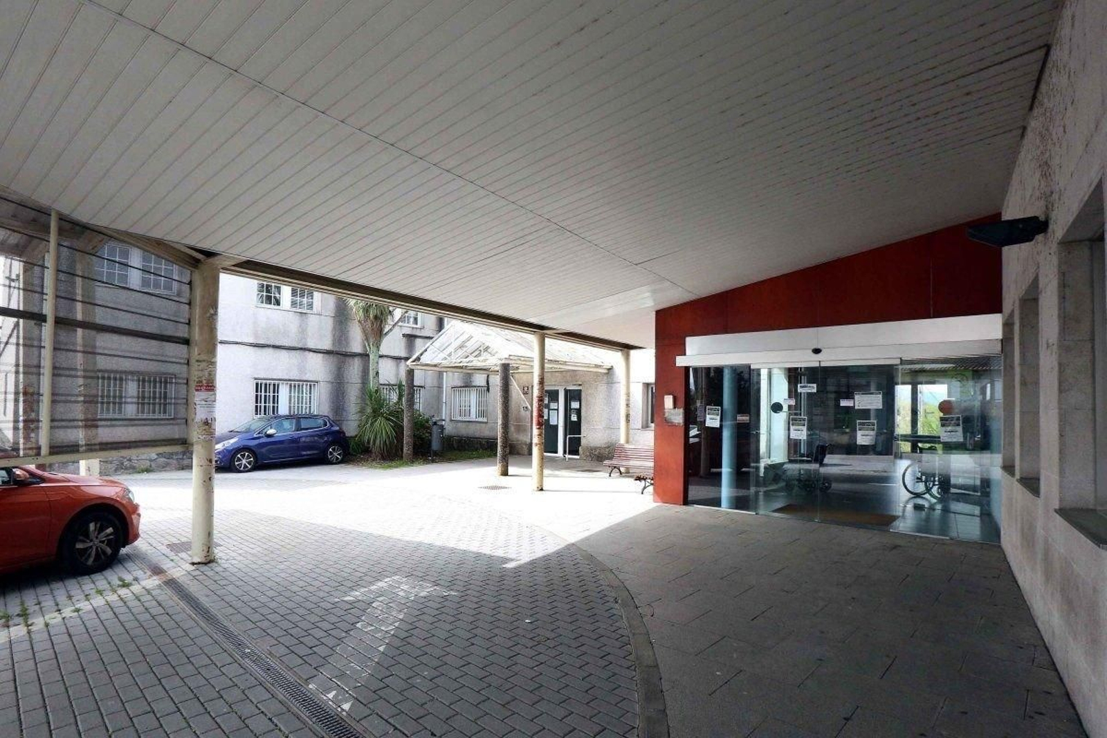 El centro de salud de Ponteareas, en la imagen, es uno de los que ofertan plazas de difícil cobertura.