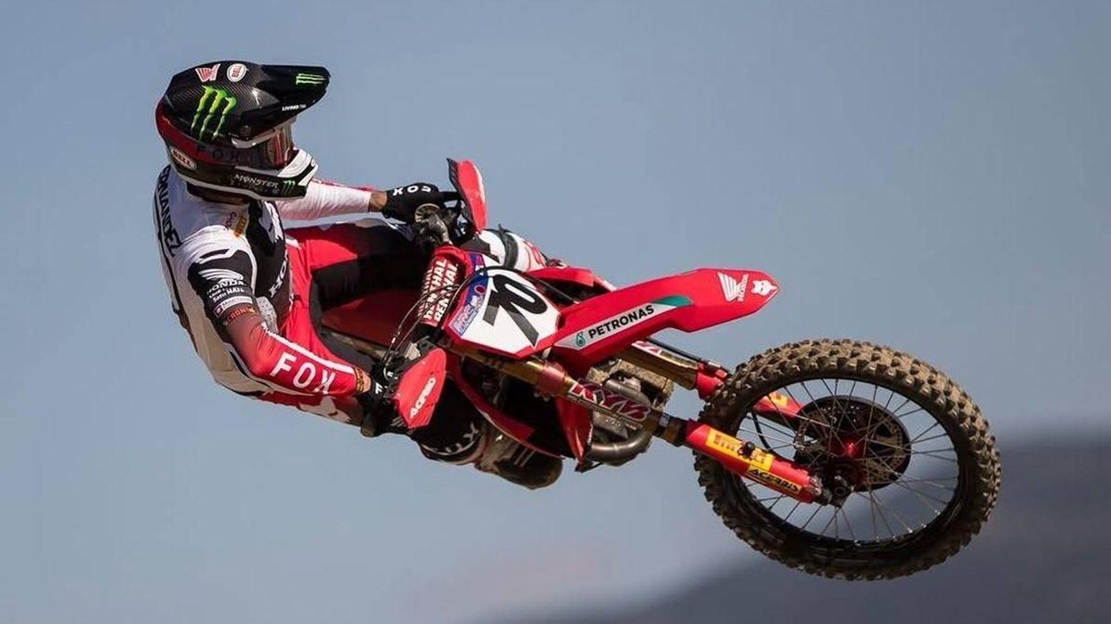 El piloto vigués de Honda dominó con puño de hierro la primera cita del Campeonato de España, por lo que arranca el Mundial con confianza.