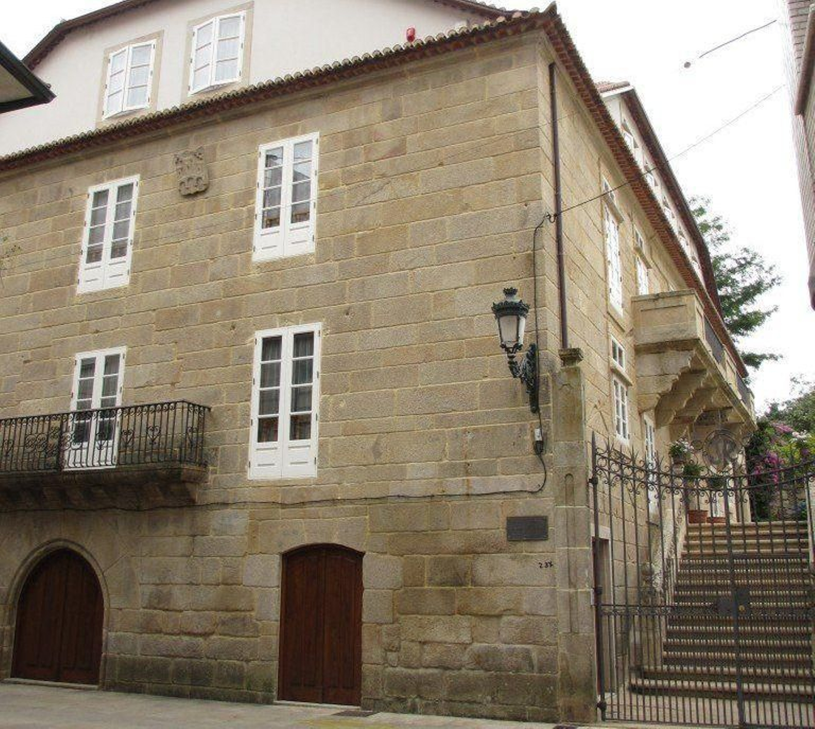 Rita Otero residió en este pazo del centro de Redondela.