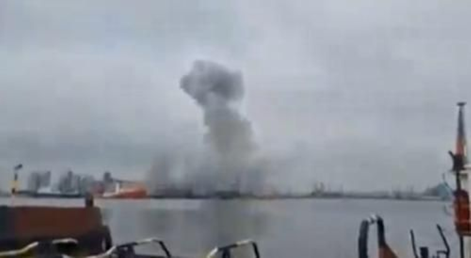 Momento de la explosión del dron marino en Rumanía.