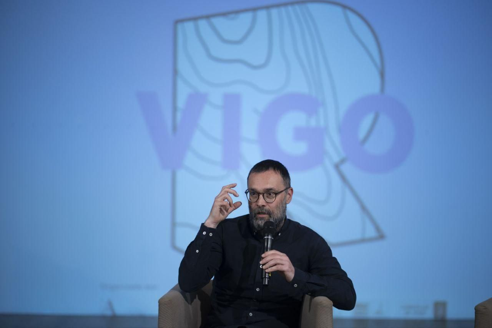 El guionista Fran Araújo, durante una charla en Vigo.