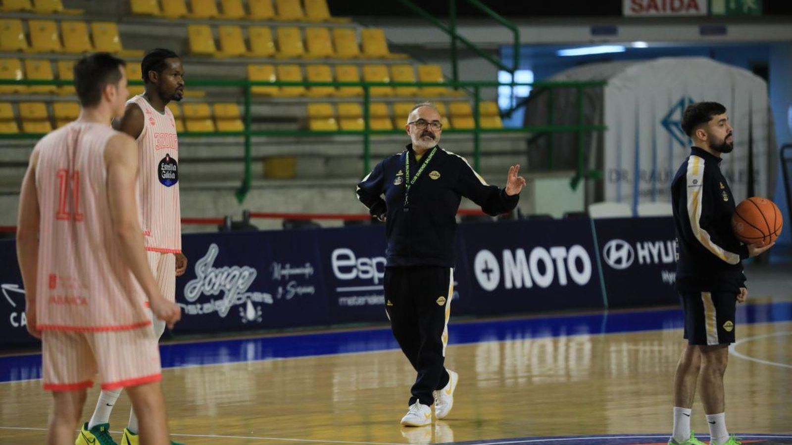 Moncho López, técnico del COB.