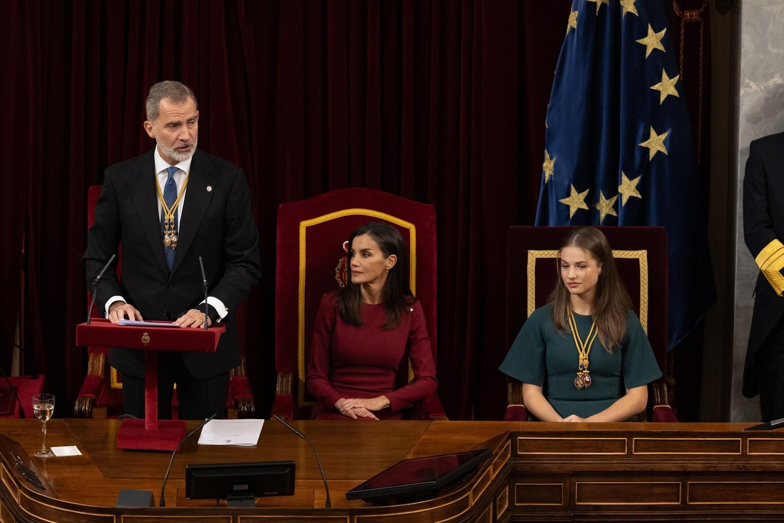 El Rey Felipe VI interviene durante la Solemne Sesión de Apertura de las Cortes Generales de la XV Legislatura, en el Congreso de los Diputados. // EP