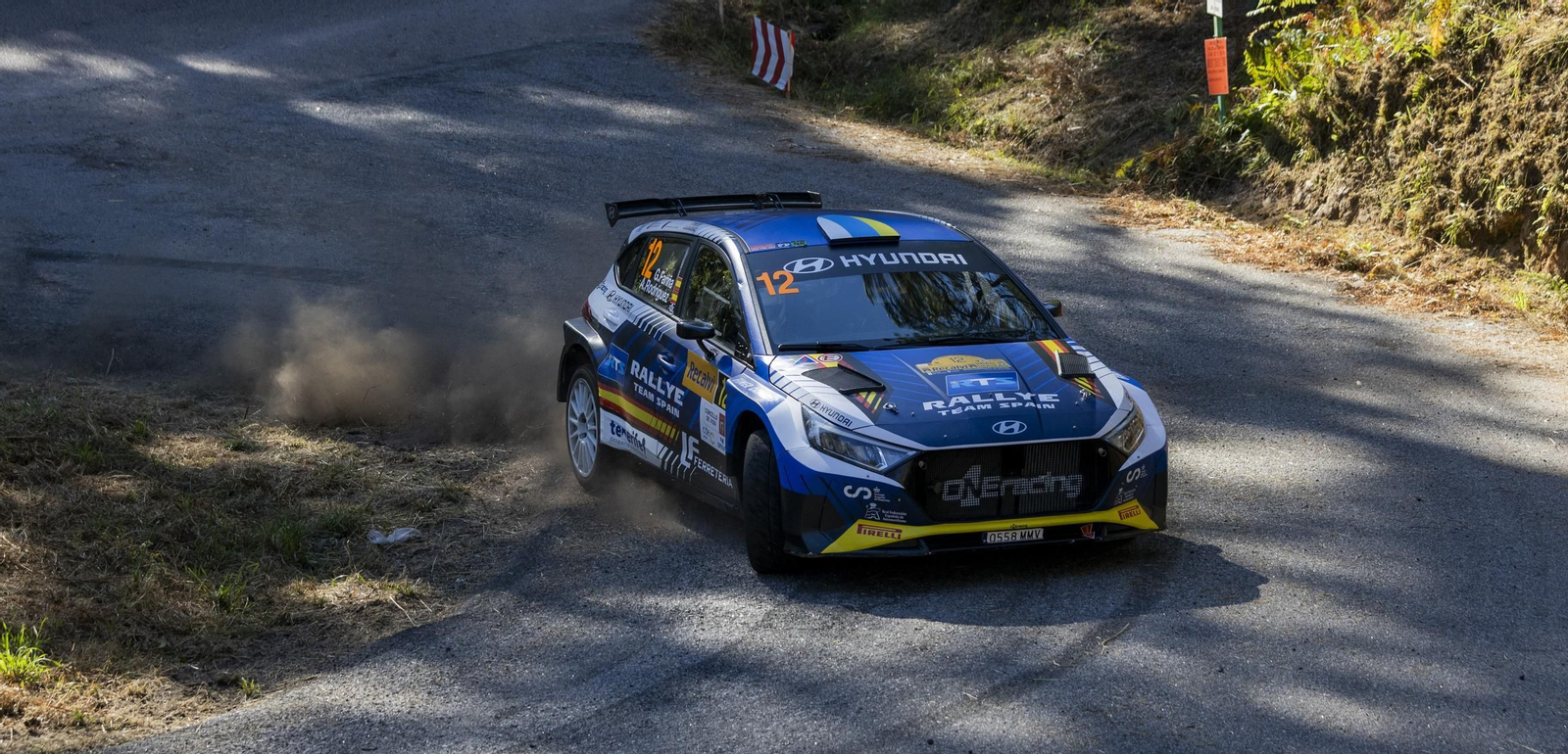 Galería | Los coches se apoderan de Vigo en el primer día del Rally Rías Baixas