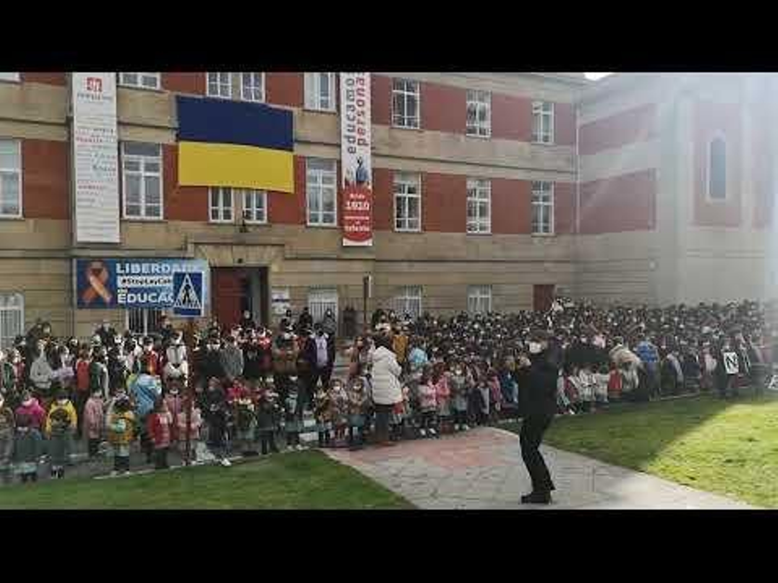 El colegio Salesianos muestra su rechazo a la guerra 04/03/2022