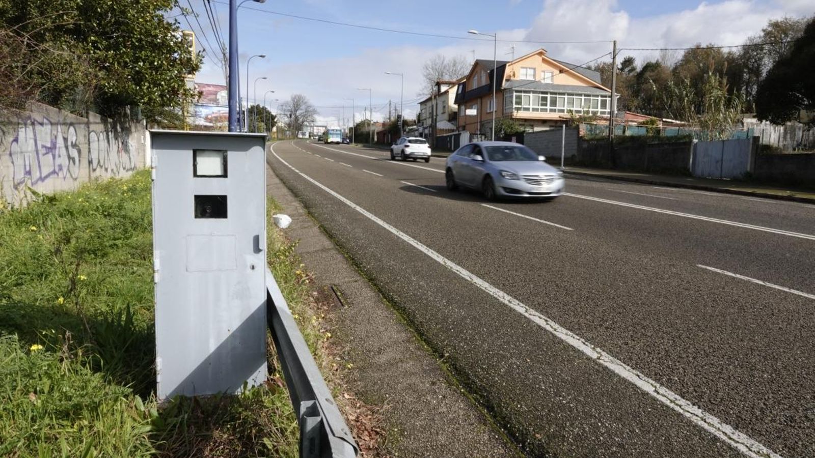 Otro famoso, en avenida de Europa.