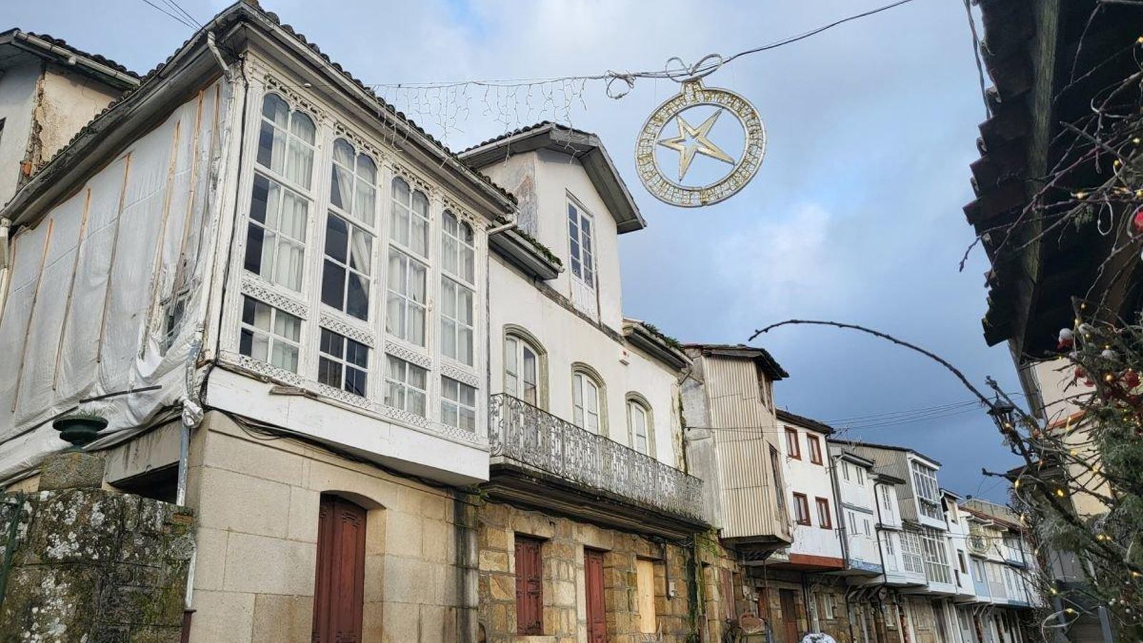 A casa dos Lezón foi vendida hai uns anos e está pendente de rehabilitación.