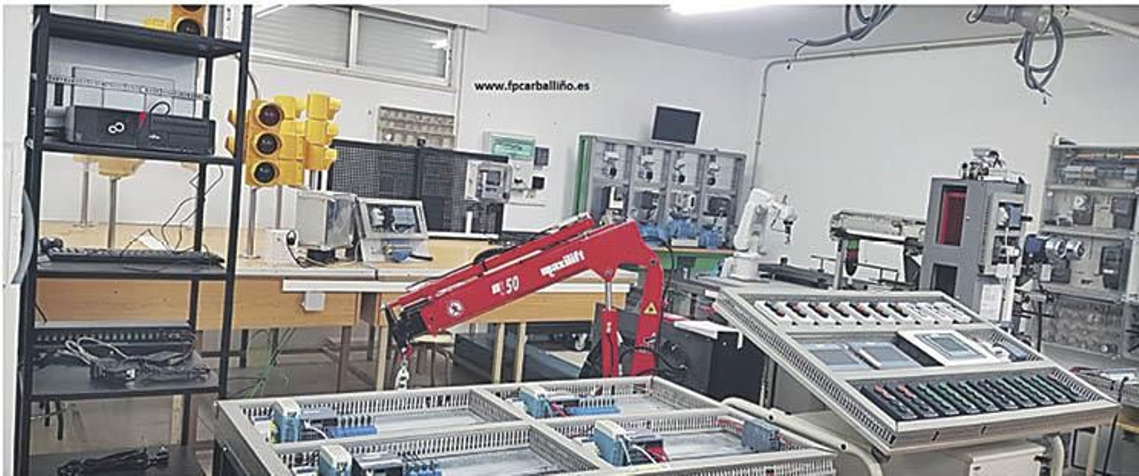 Instalaciones del Ciclo Superior de Automatización y Robótica del Chamoso Lamas.
