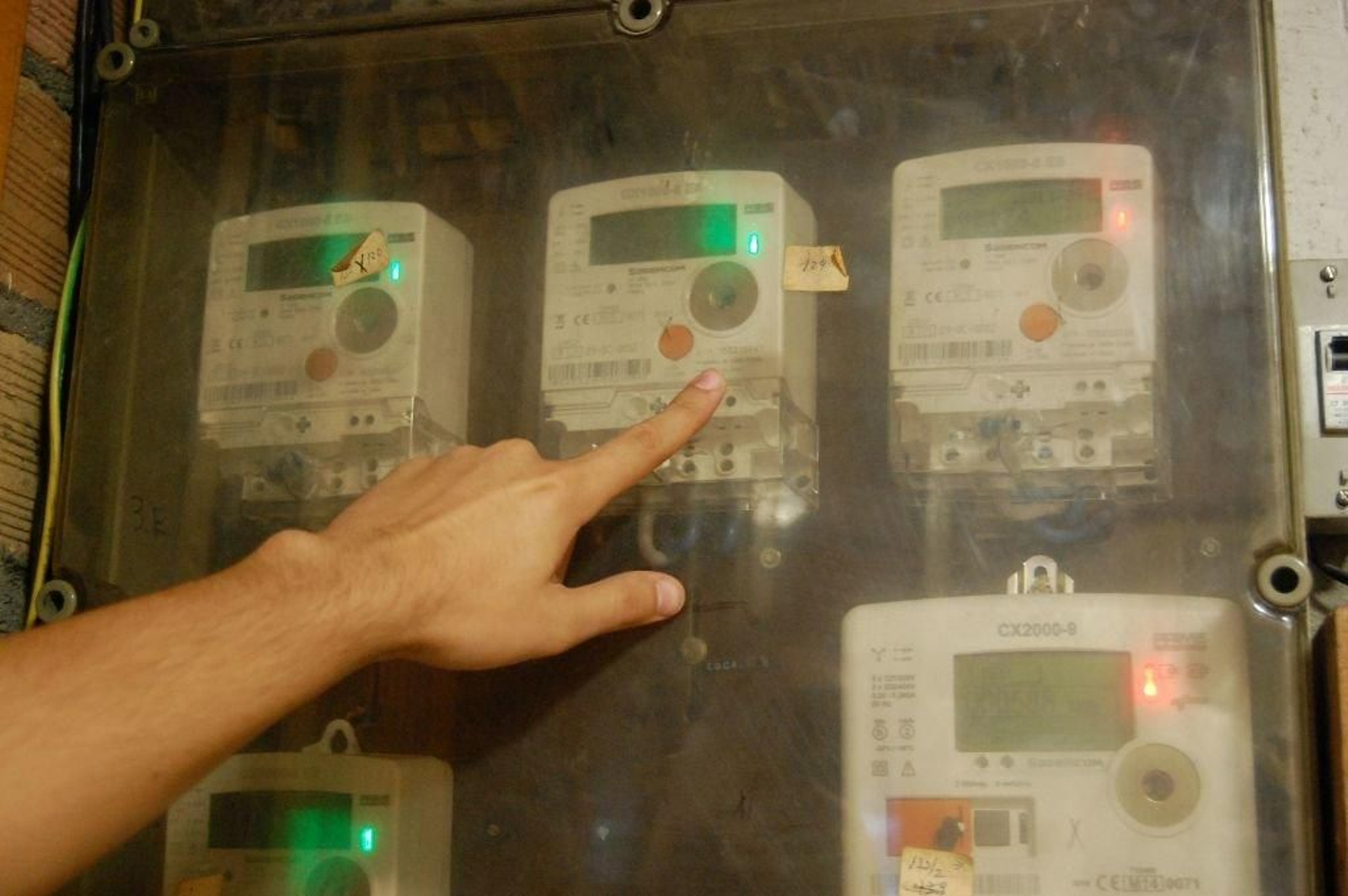 Las compañías eléctricas ya tienen avanzado el cambio a contadores inteligentes.