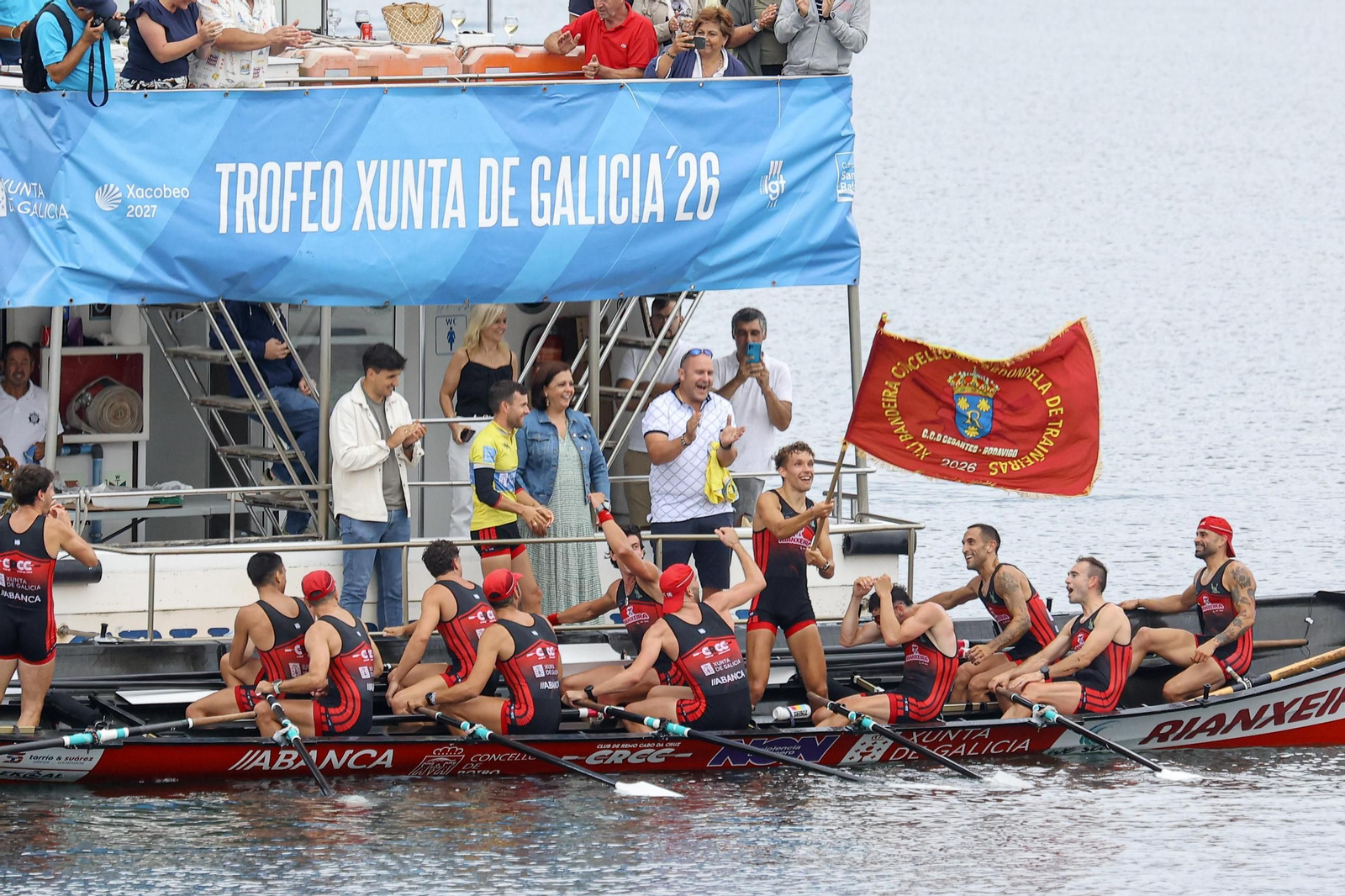 Galería | Emocionante bandera de traineras en Redondela