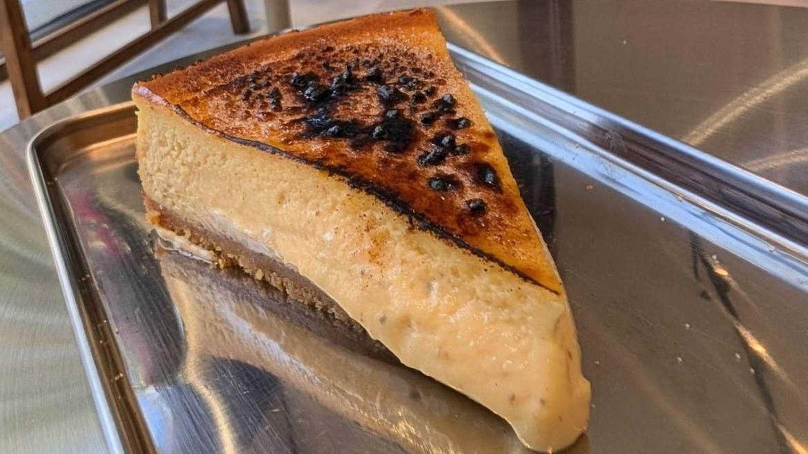 La tarta de queso combinada con la torrija, postre estrella de la Semana Santa.