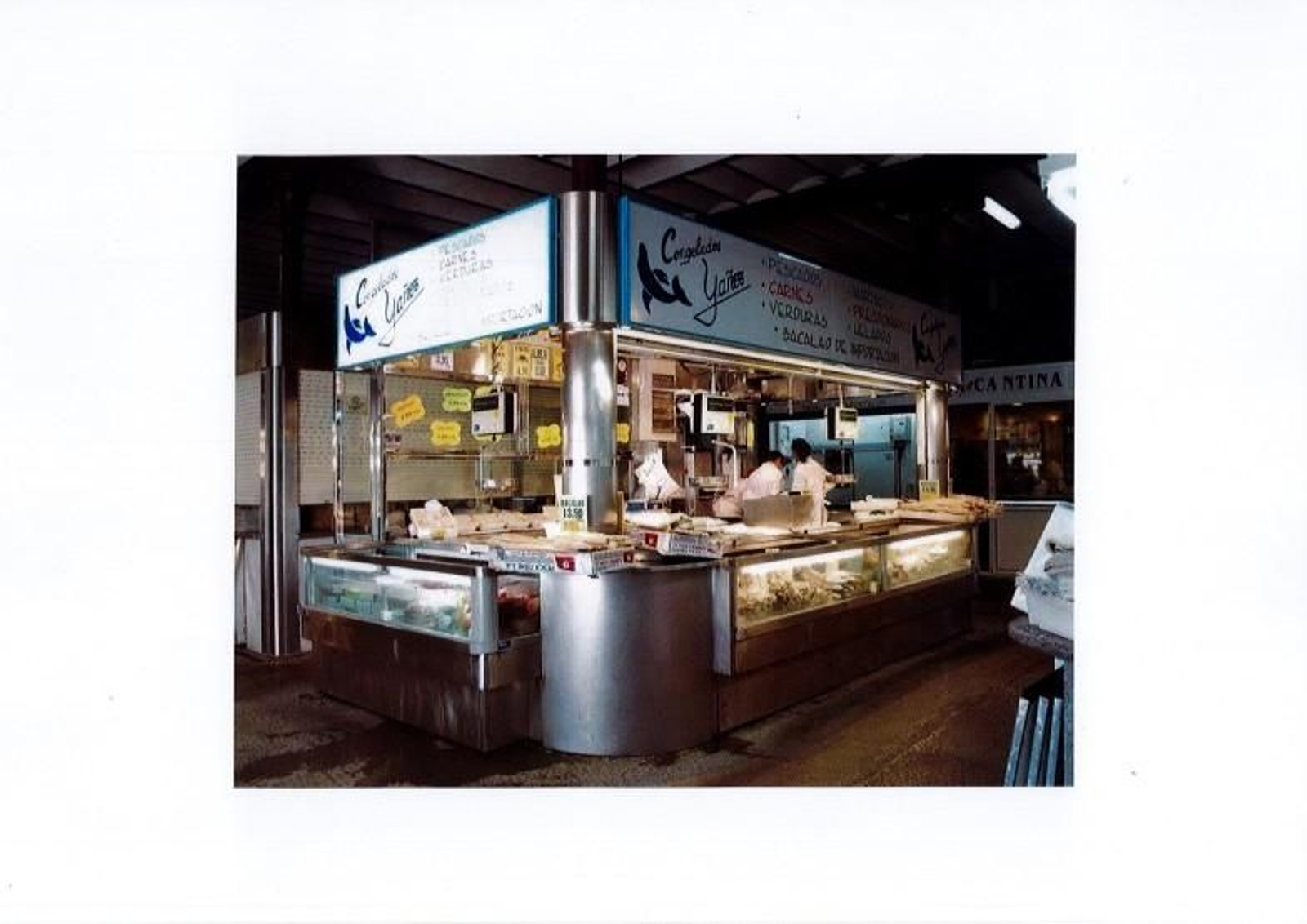 Galería | Así estaba y está el interior de la Plaza de Abastos de Ourense tras la remodelación inacabada