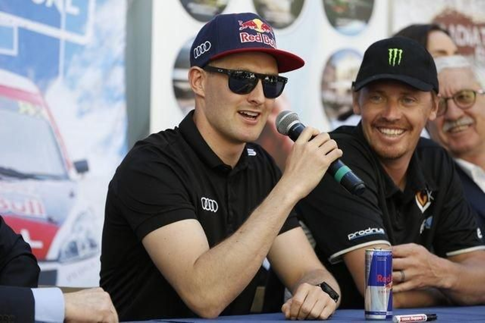 Andreas Bakkerud, durante la presentación.