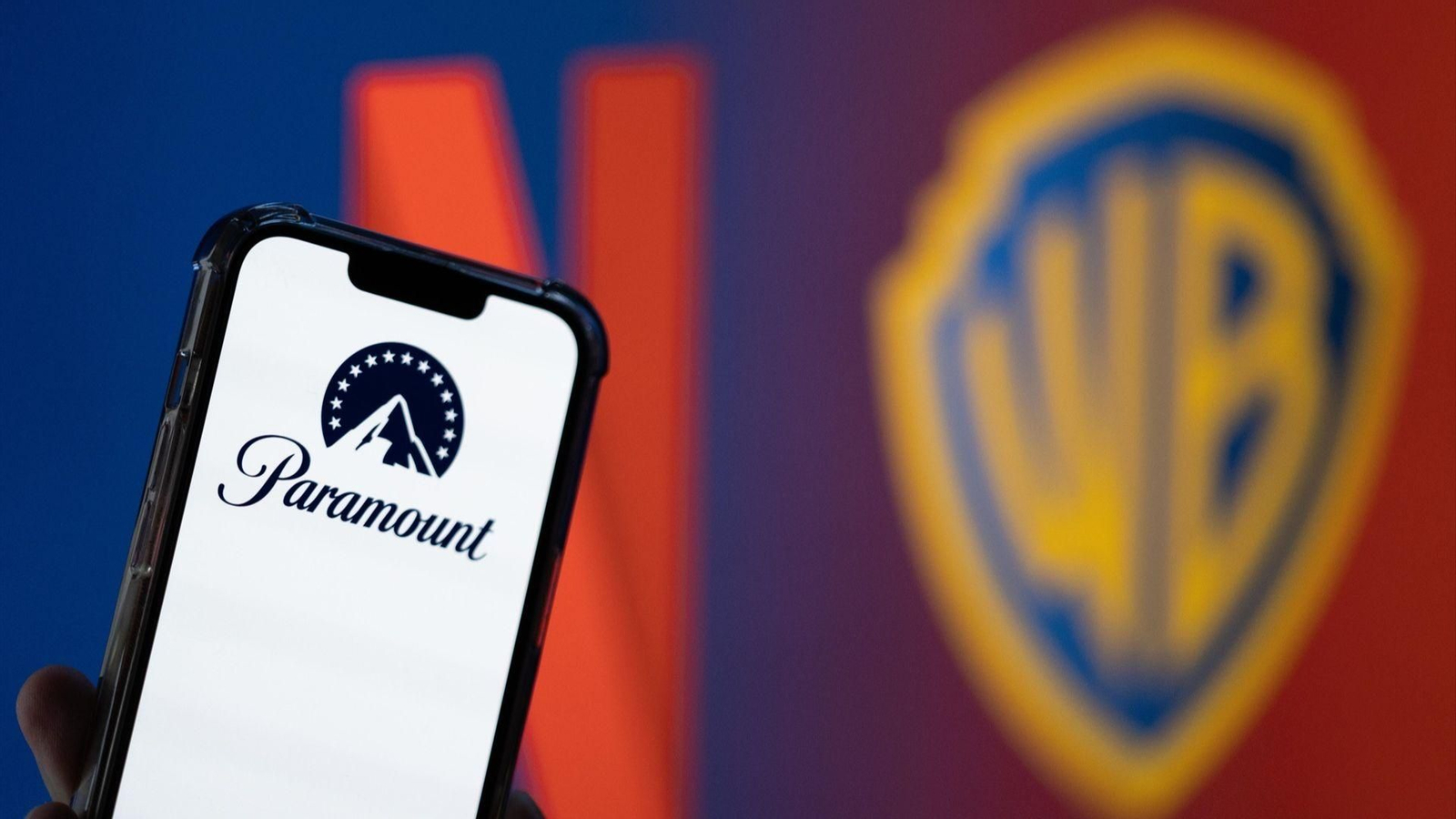 Los logos de Paramount, Netflix y Warner.