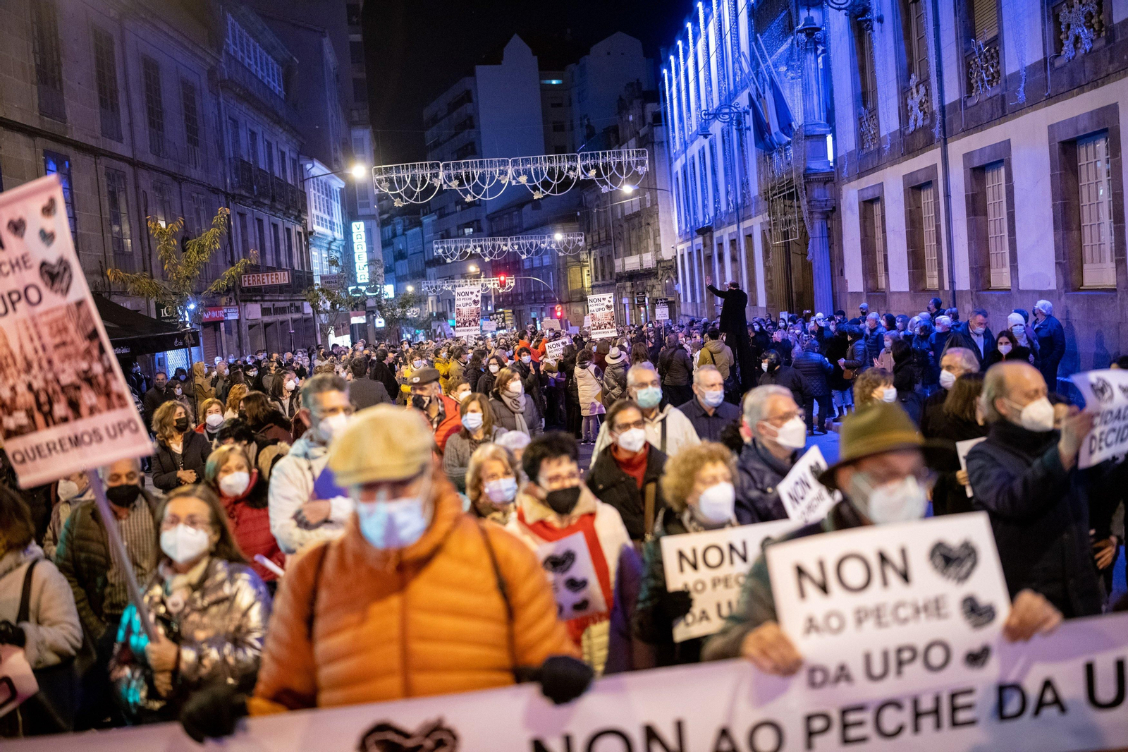 La manifestación de SOS Ourense colapsa la ciudad // FOTO: ÓSCAR PINAL
