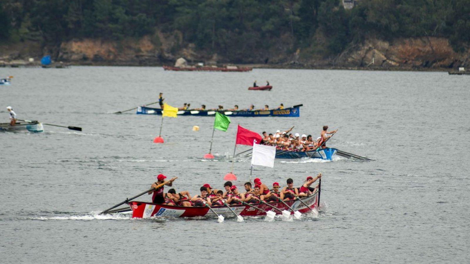 Chapela B vira camino a completar su mejor regata de la temporada.