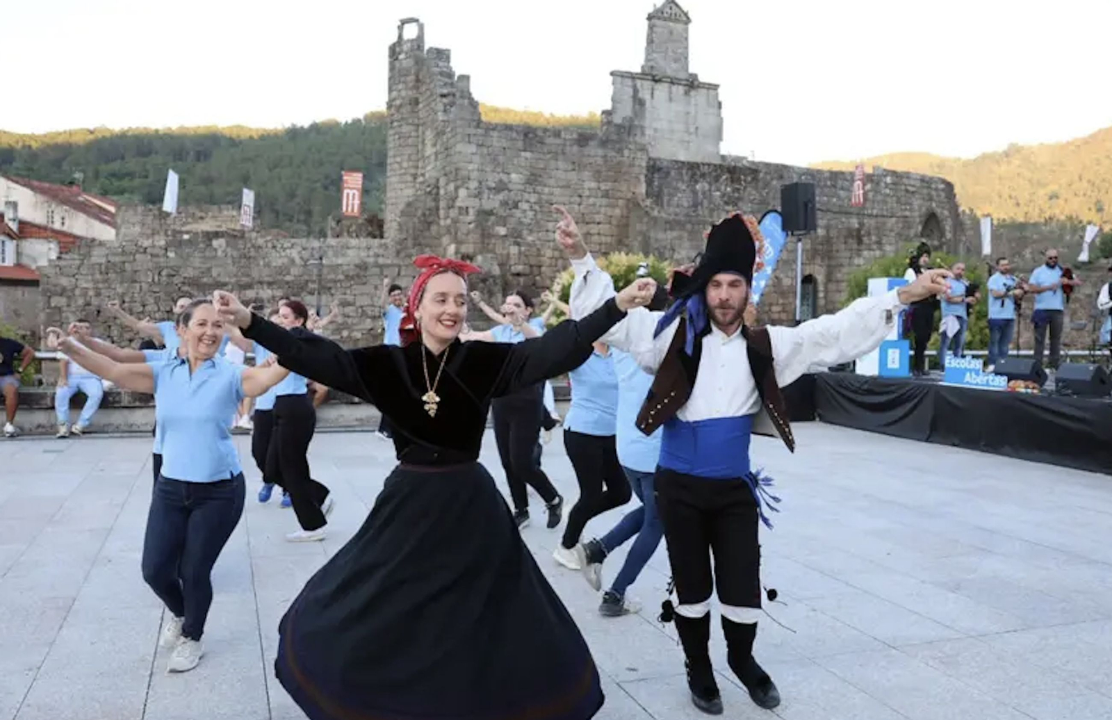 Participantes en la gala 2025 de Escolas Abertas