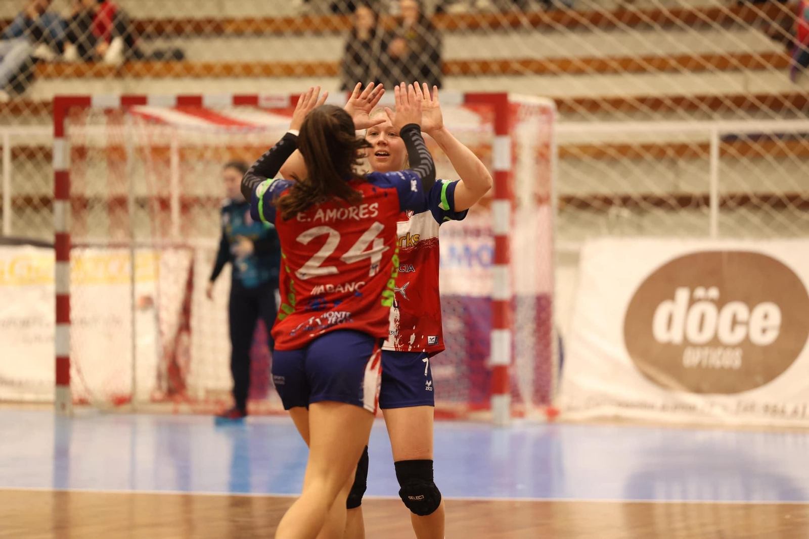 El Guardés celebra un gol en el partido de ayer en A Sangriña.