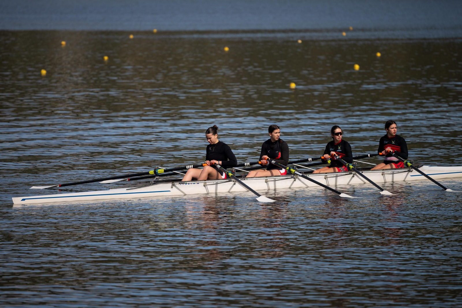 Galería | La Liga Gallega de Remo arranca la temporada en Castrelo de Miño