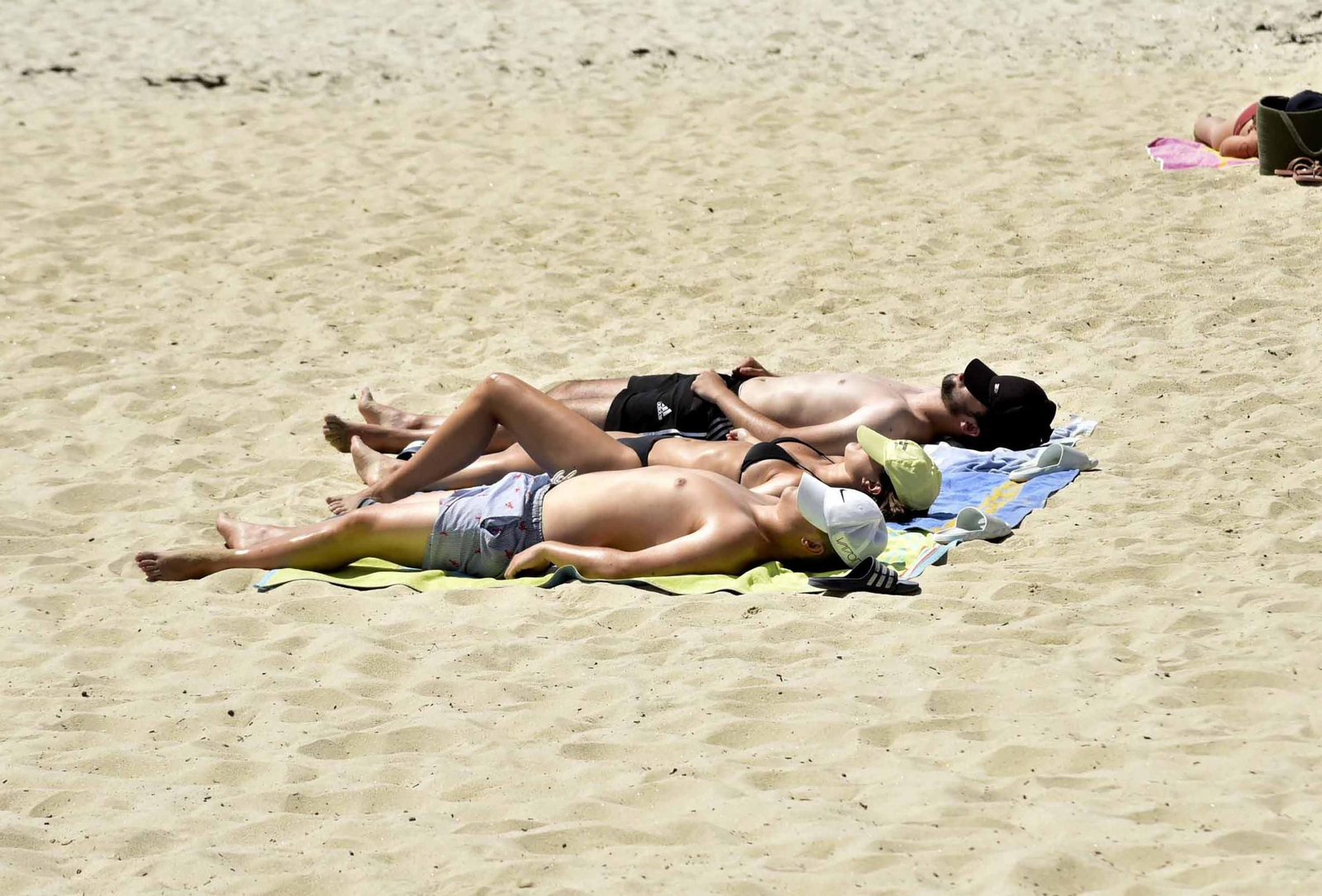 Galería | El calor se apodera de Vigo y llena las playas