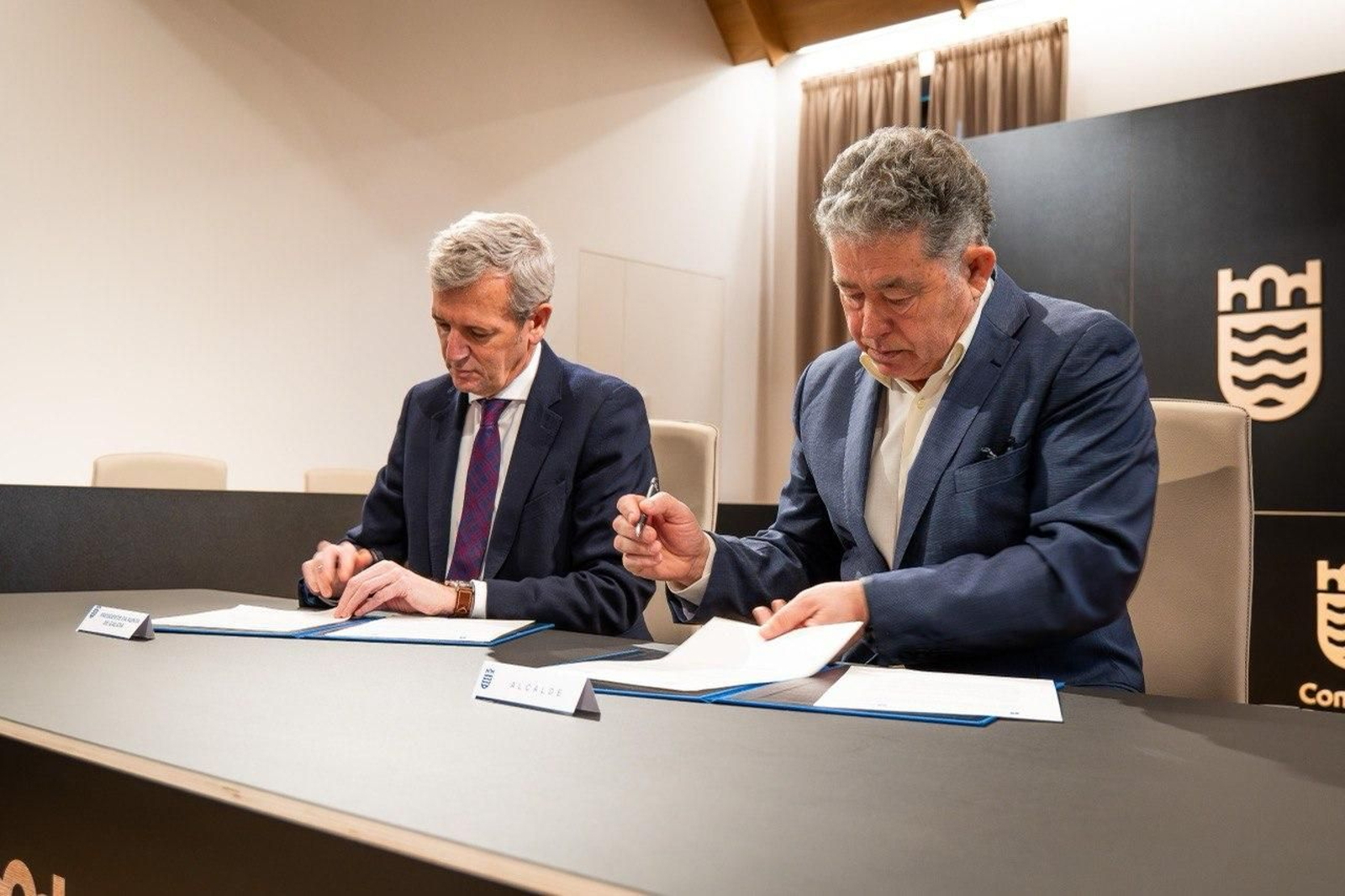 El presidente de la Xunta, Alfonso Rueda, y el alcalde de Pontevedra, Miguel Anxo Fernández Lores.
