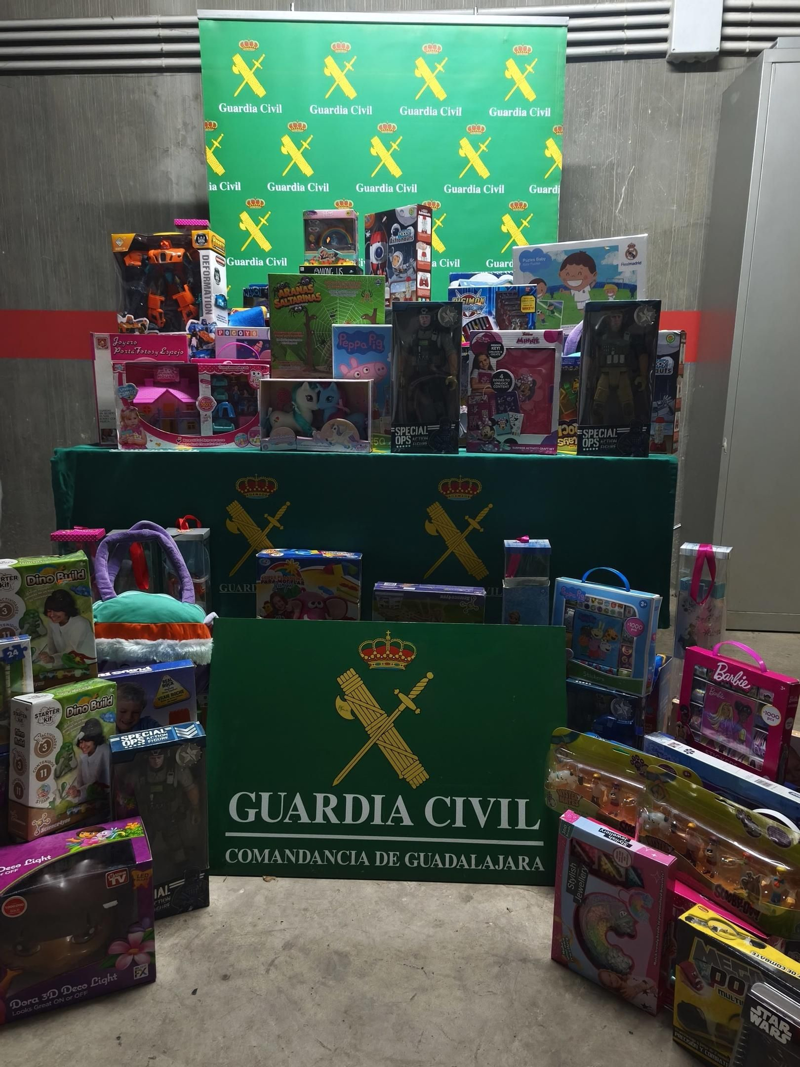 Juguetes recuperados por la Guardia Civil.